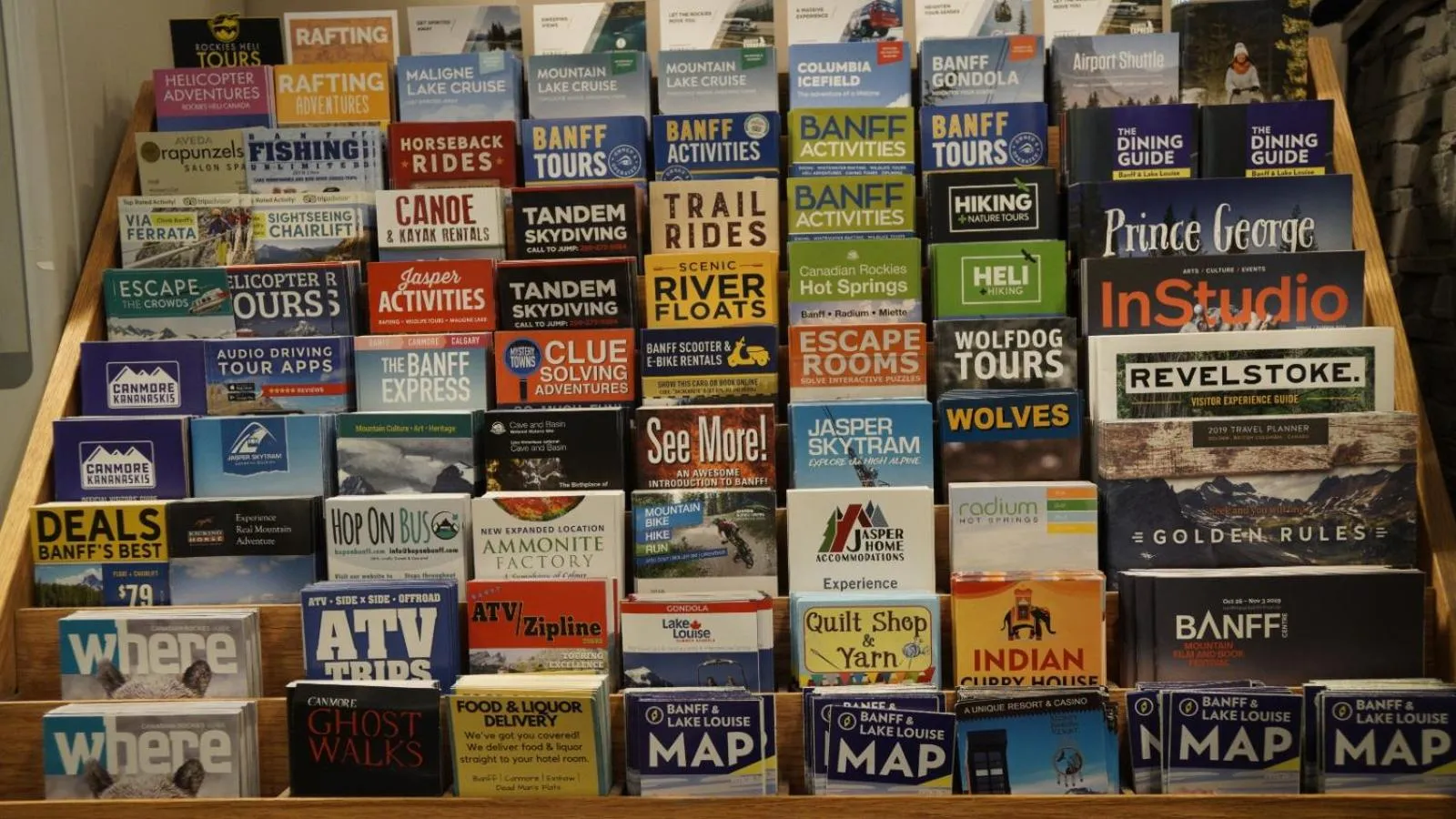 Lobby or reception in Banff International Hostel