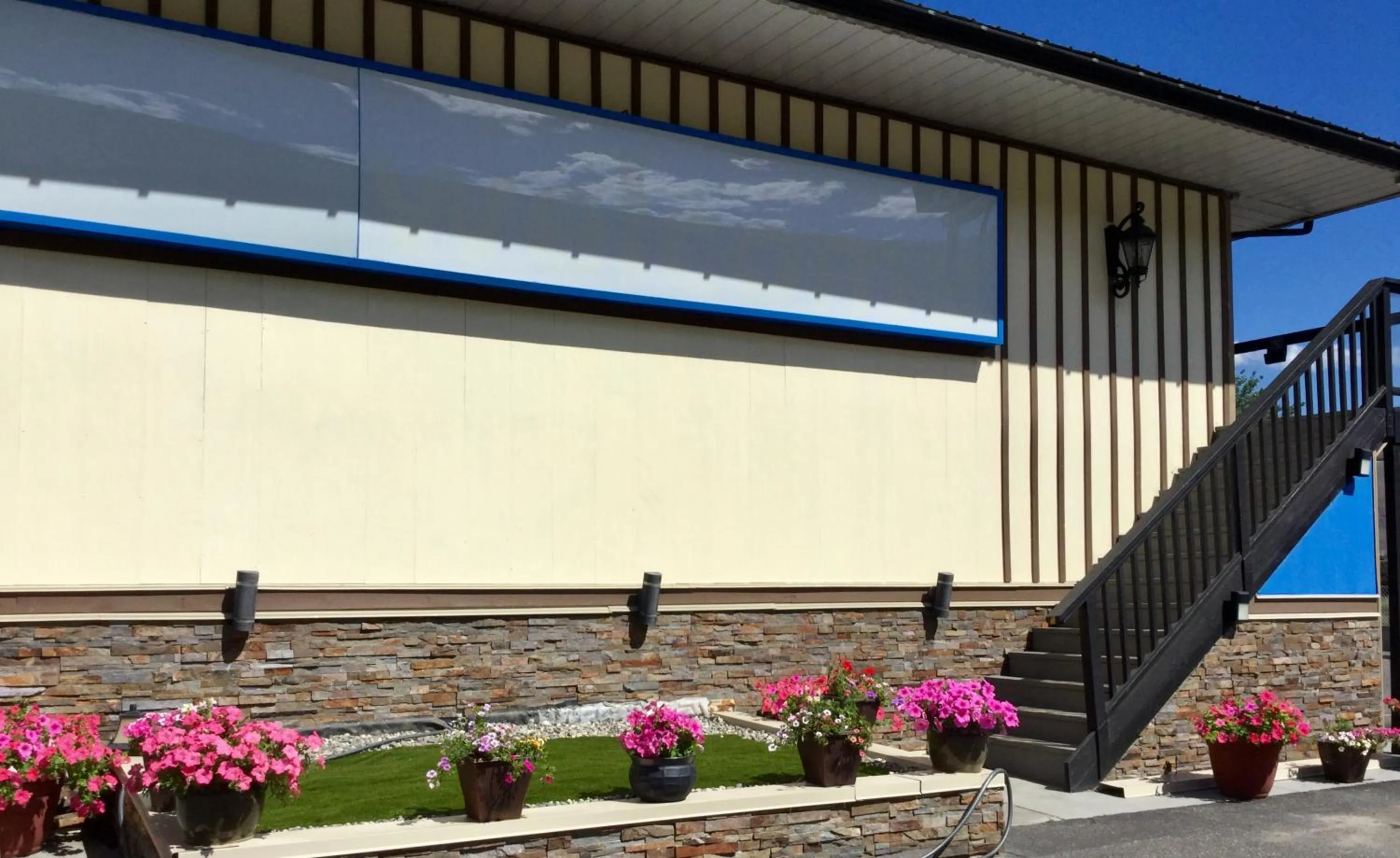 Garden in Riverside Motel Cache Creek