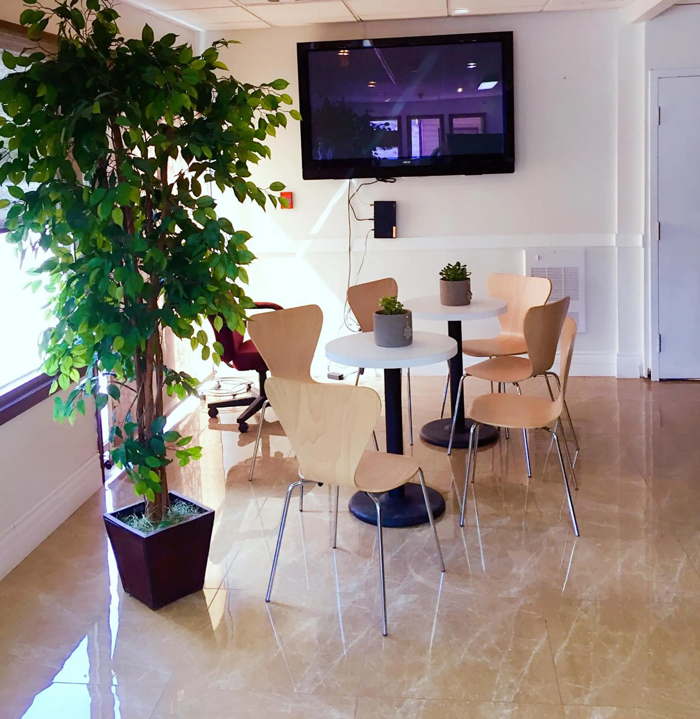 Area and facilities in Riverside Motel Cache Creek