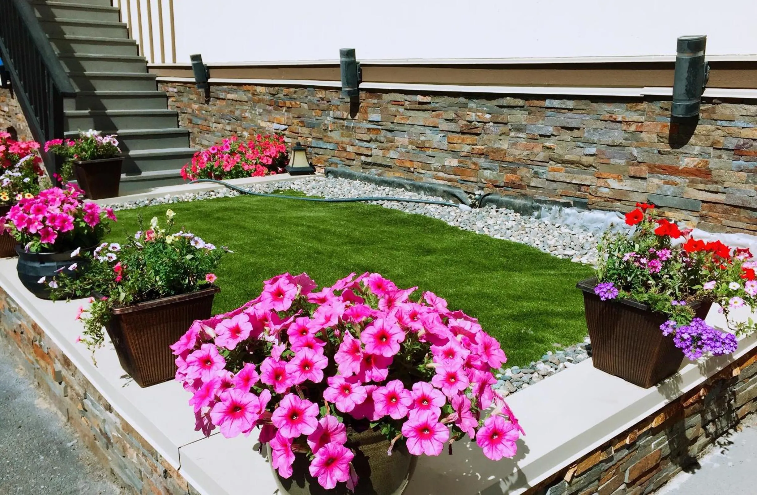 Garden in Riverside Motel Cache Creek