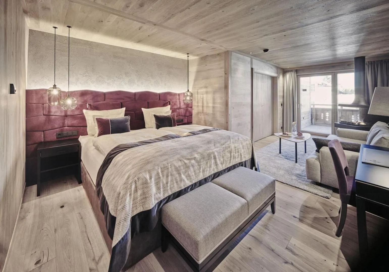 Decorative detail, Bed in Cocoon - Alpine Boutique Lodge