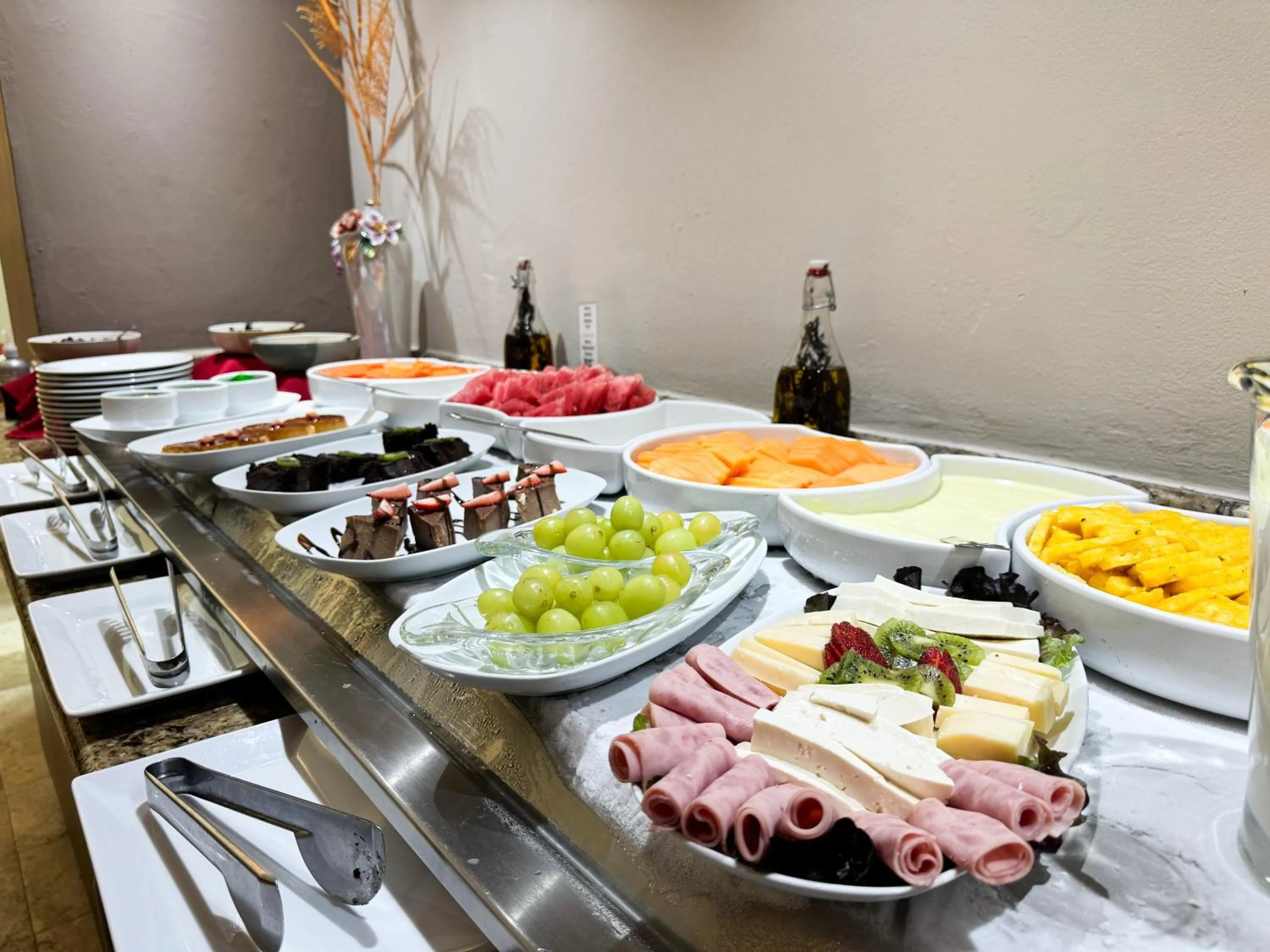 Buffet breakfast in Courtyard by Marriott Villahermosa Tabasco