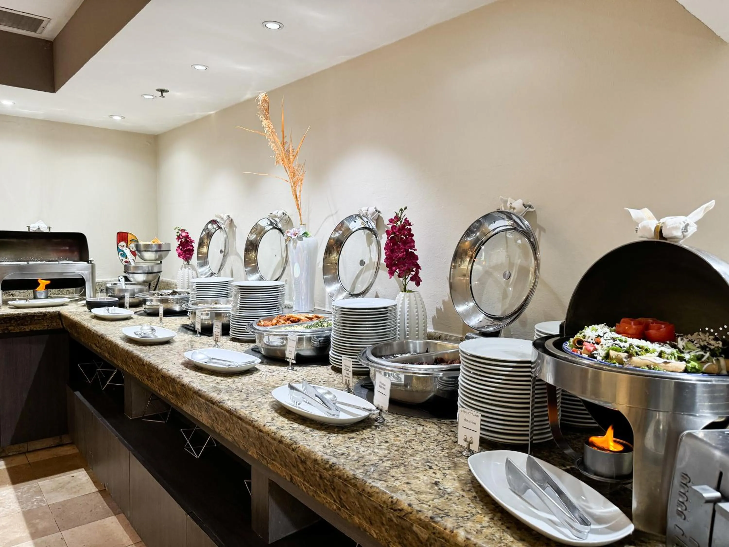 Buffet breakfast in Courtyard by Marriott Villahermosa Tabasco