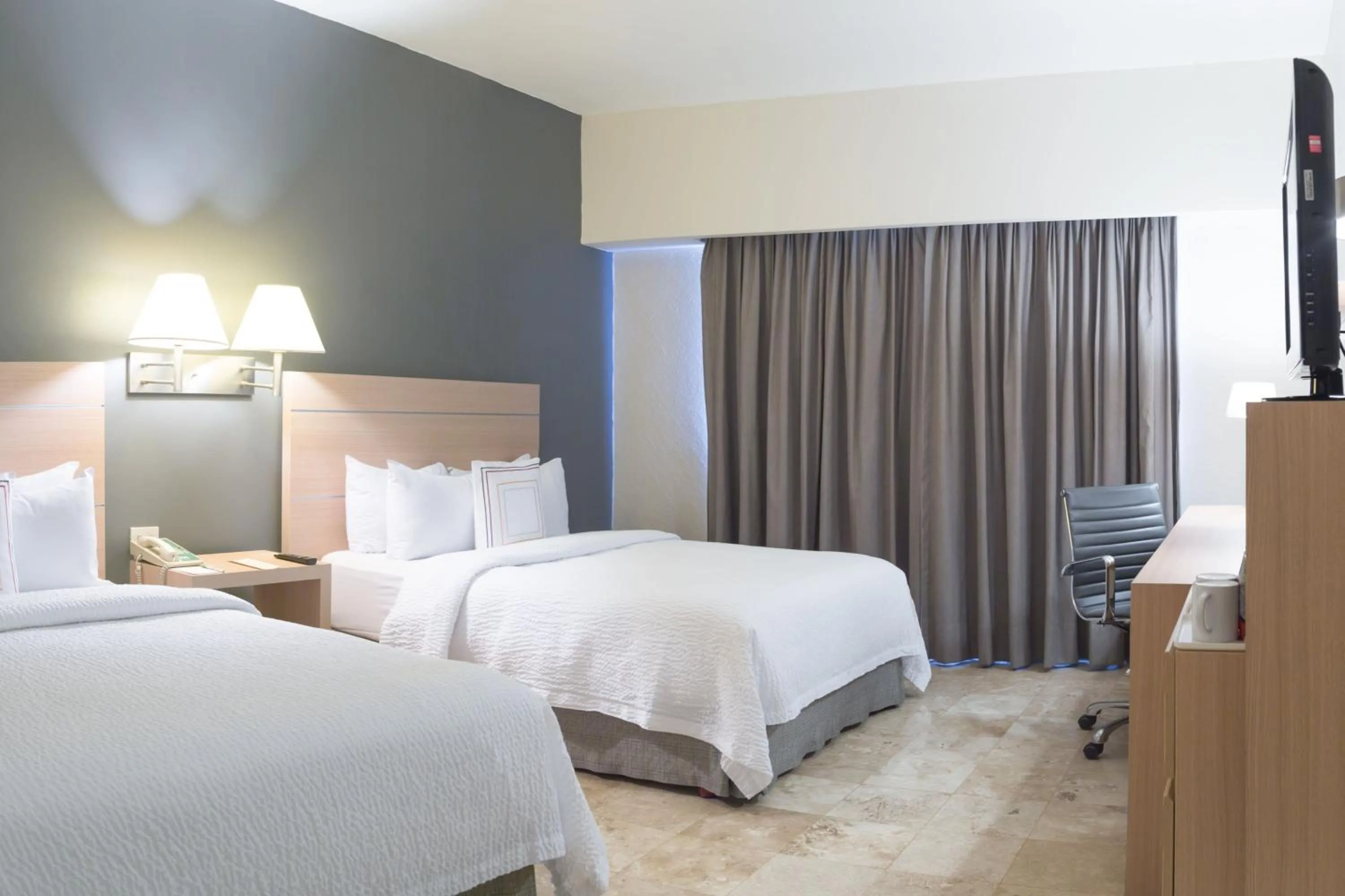 Photo of the whole room, Bed in Courtyard by Marriott Villahermosa Tabasco