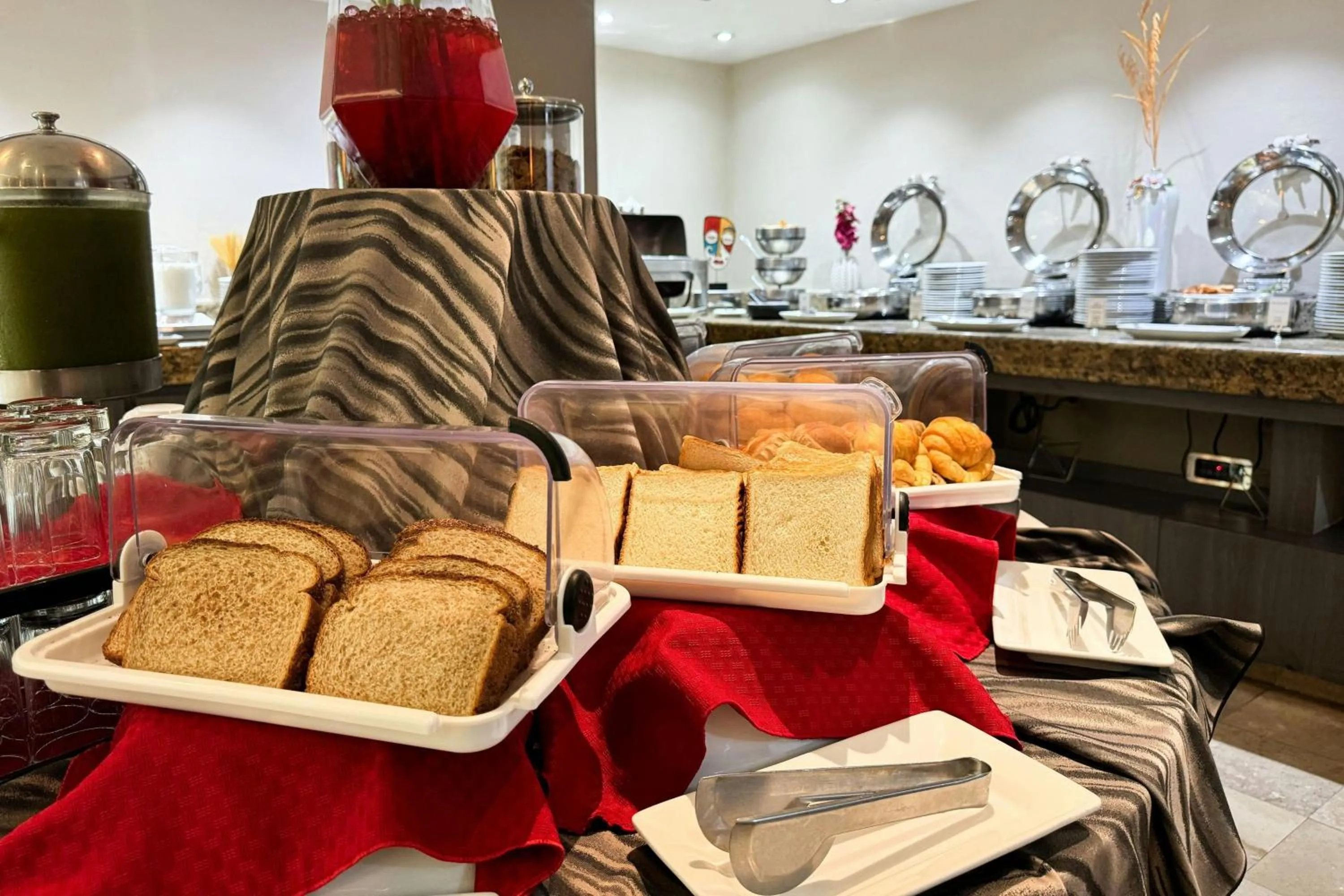 Breakfast in Courtyard by Marriott Villahermosa Tabasco