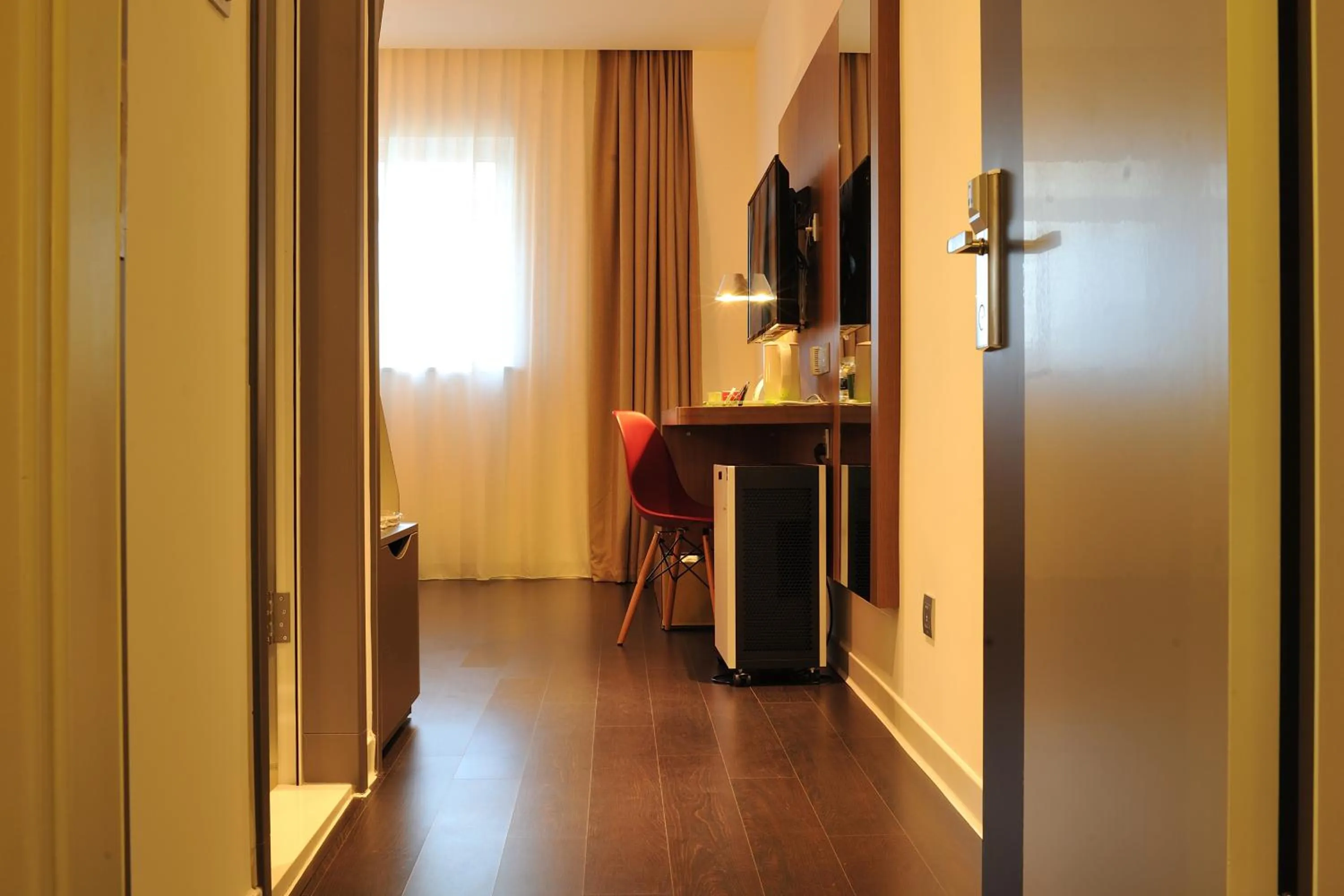 Property building in Campanile Shanghai Railway Station and People's Square