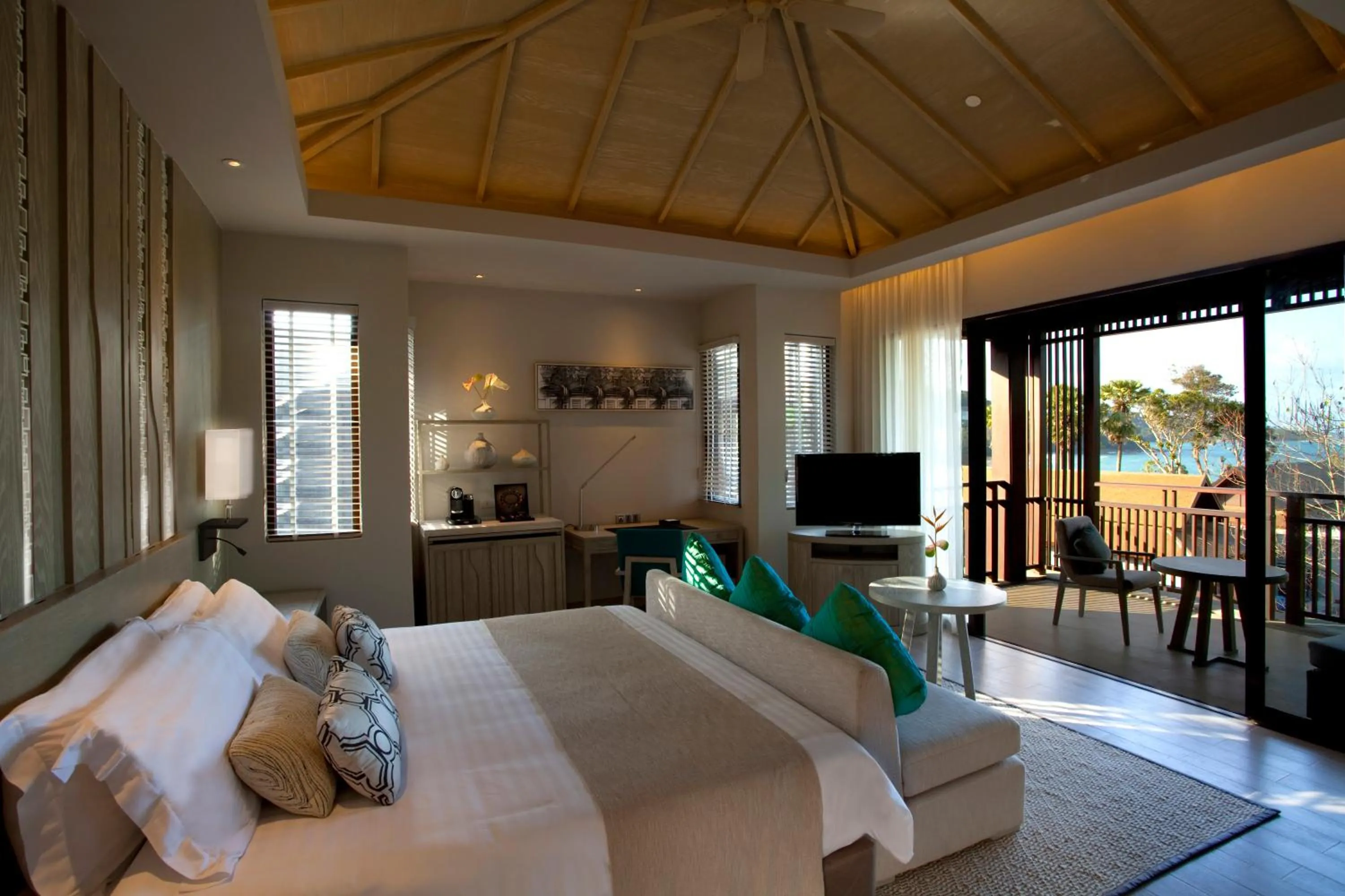 Balcony/Terrace, Bed in Pullman Phuket Arcadia Naithon Beach