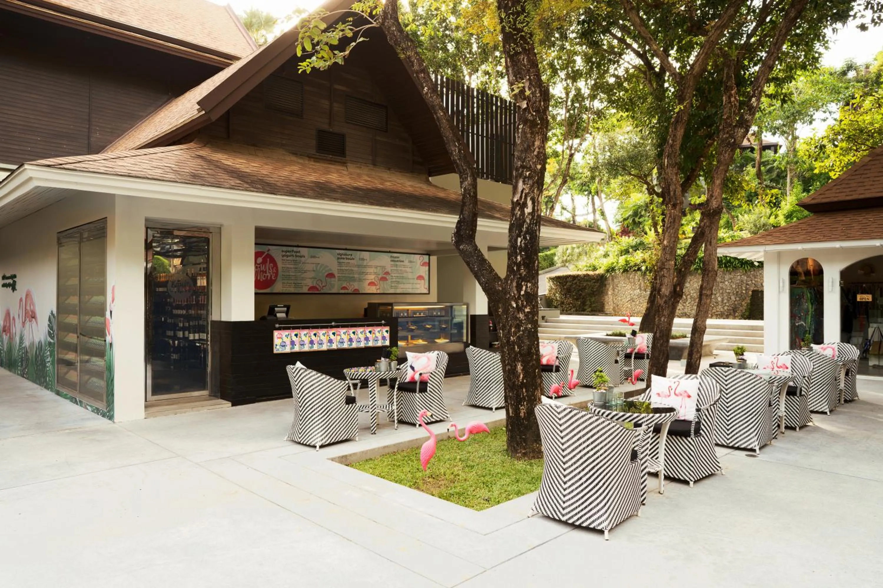 Restaurant/places to eat in Pullman Phuket Arcadia Naithon Beach