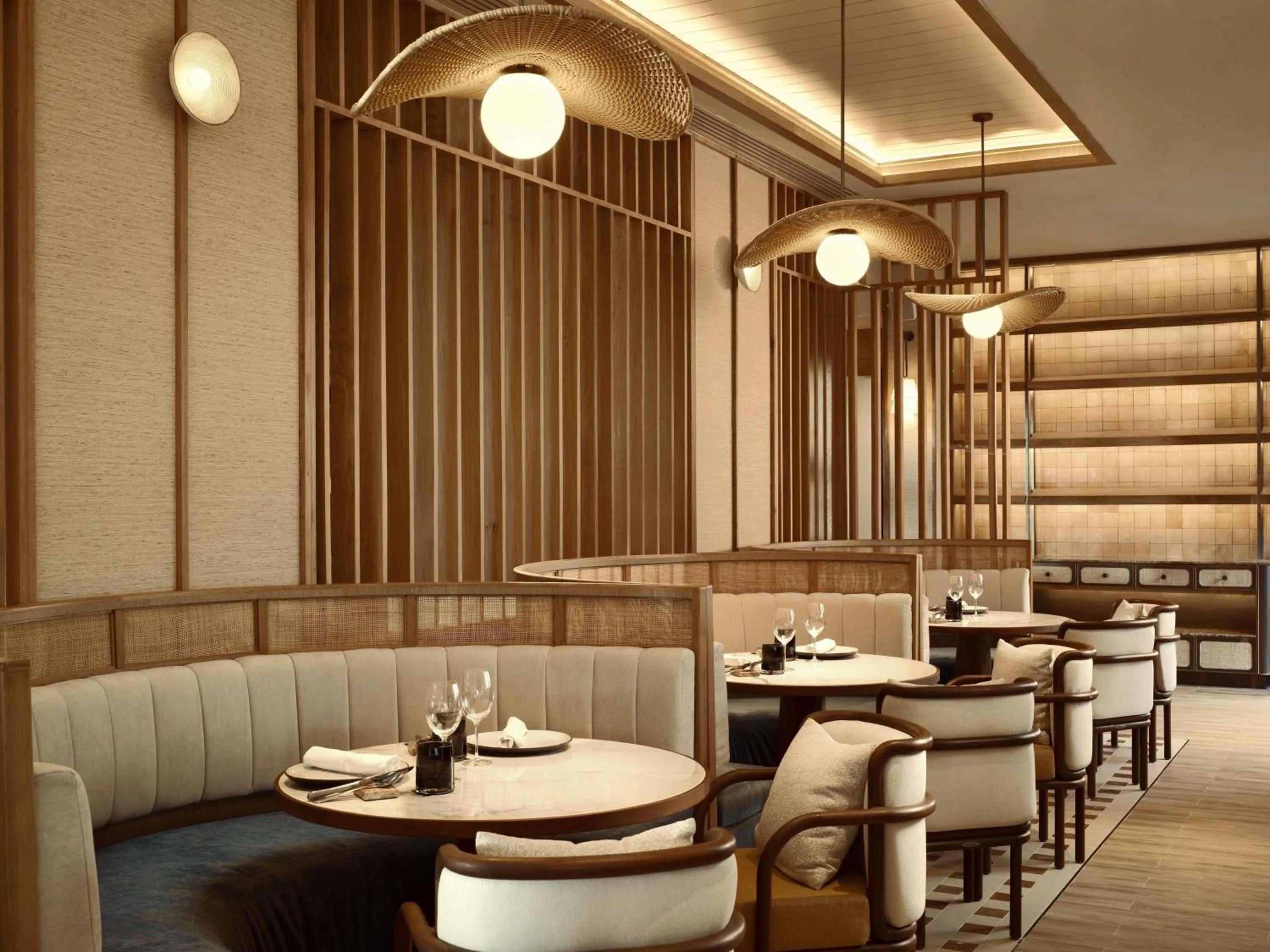 Restaurant/places to eat in Pullman Phuket Arcadia Naithon Beach