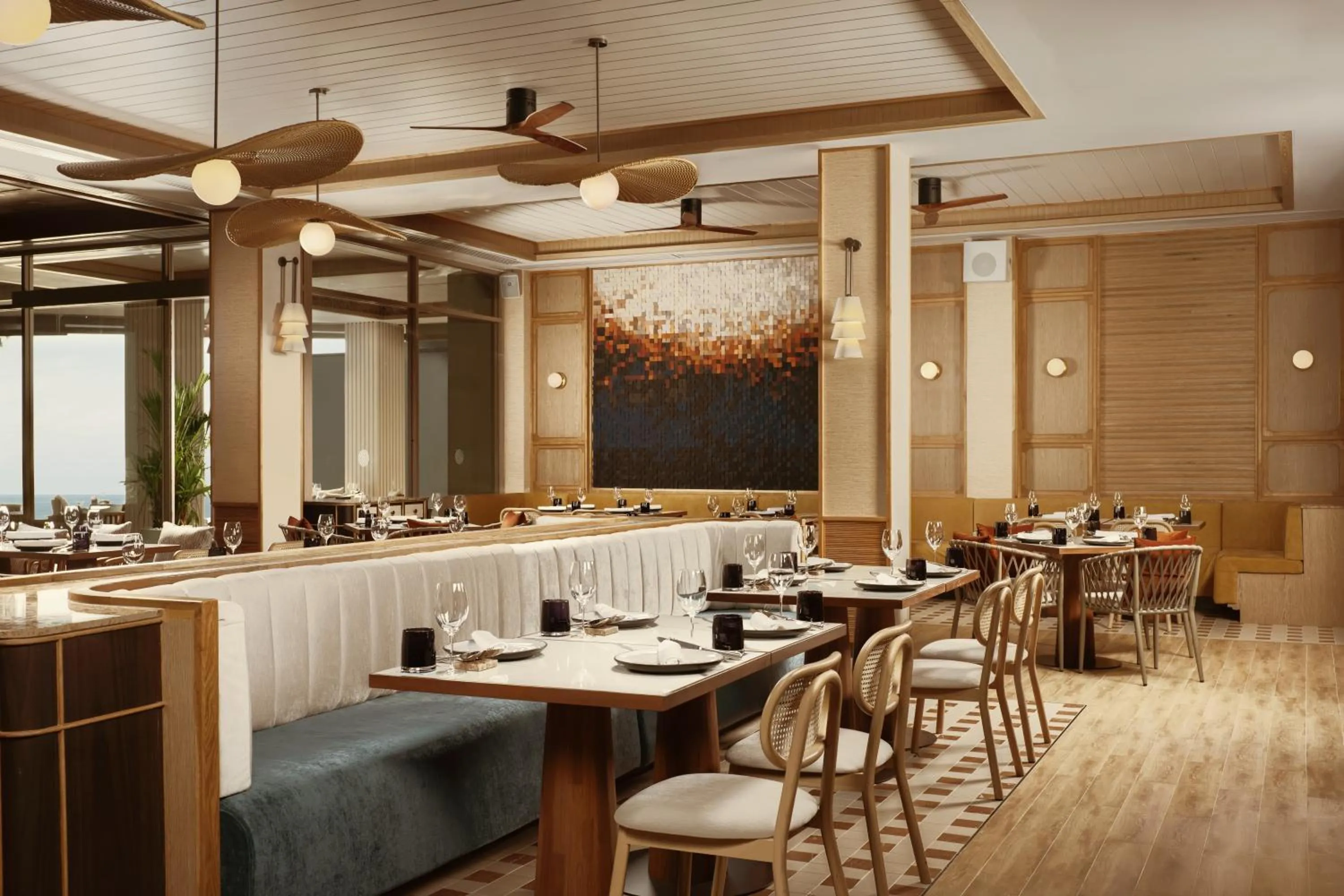 Restaurant/places to eat in Pullman Phuket Arcadia Naithon Beach