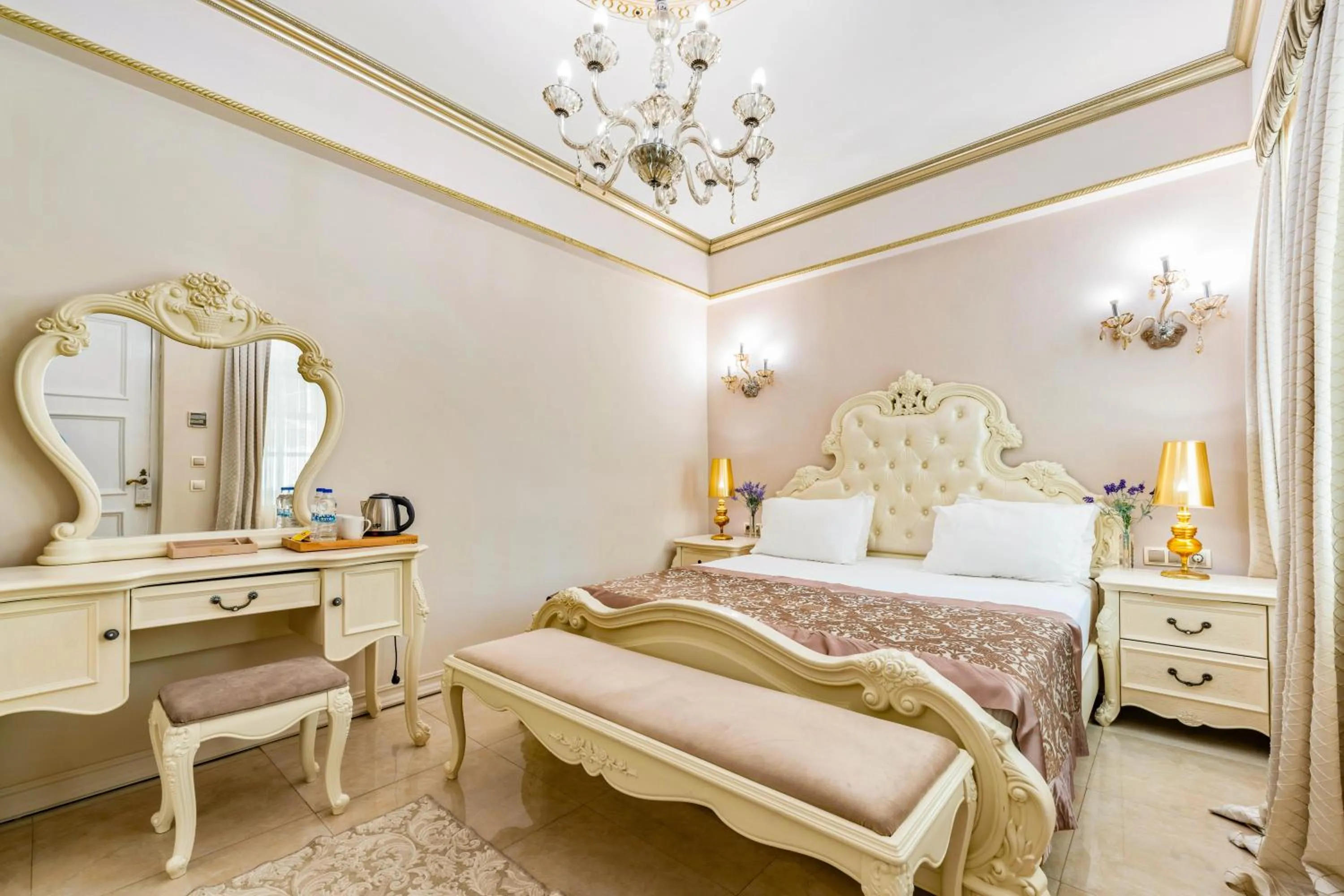 Bedroom, Bed in Elegance East Hotel