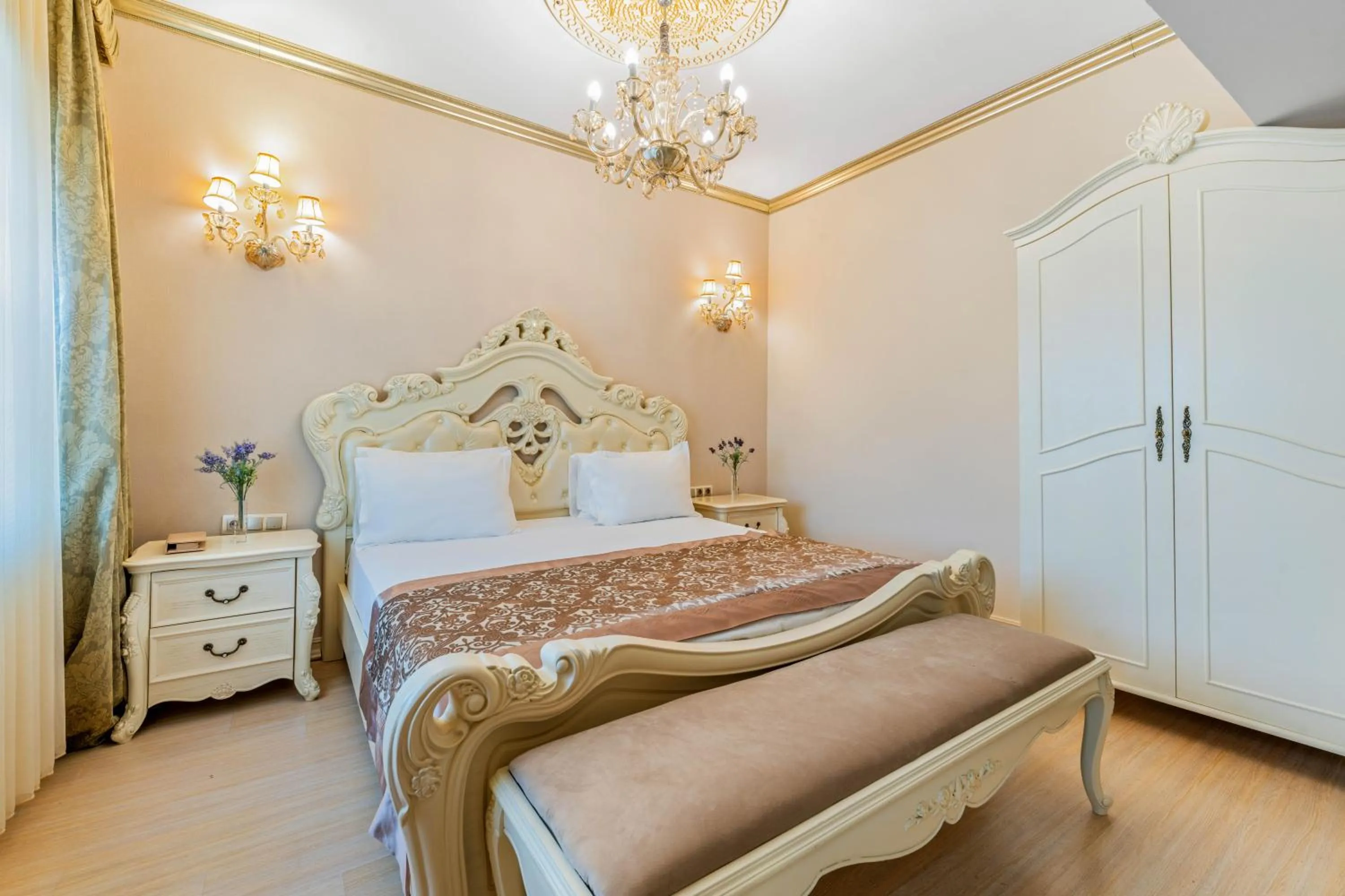 Bedroom, Bed in Elegance East Hotel