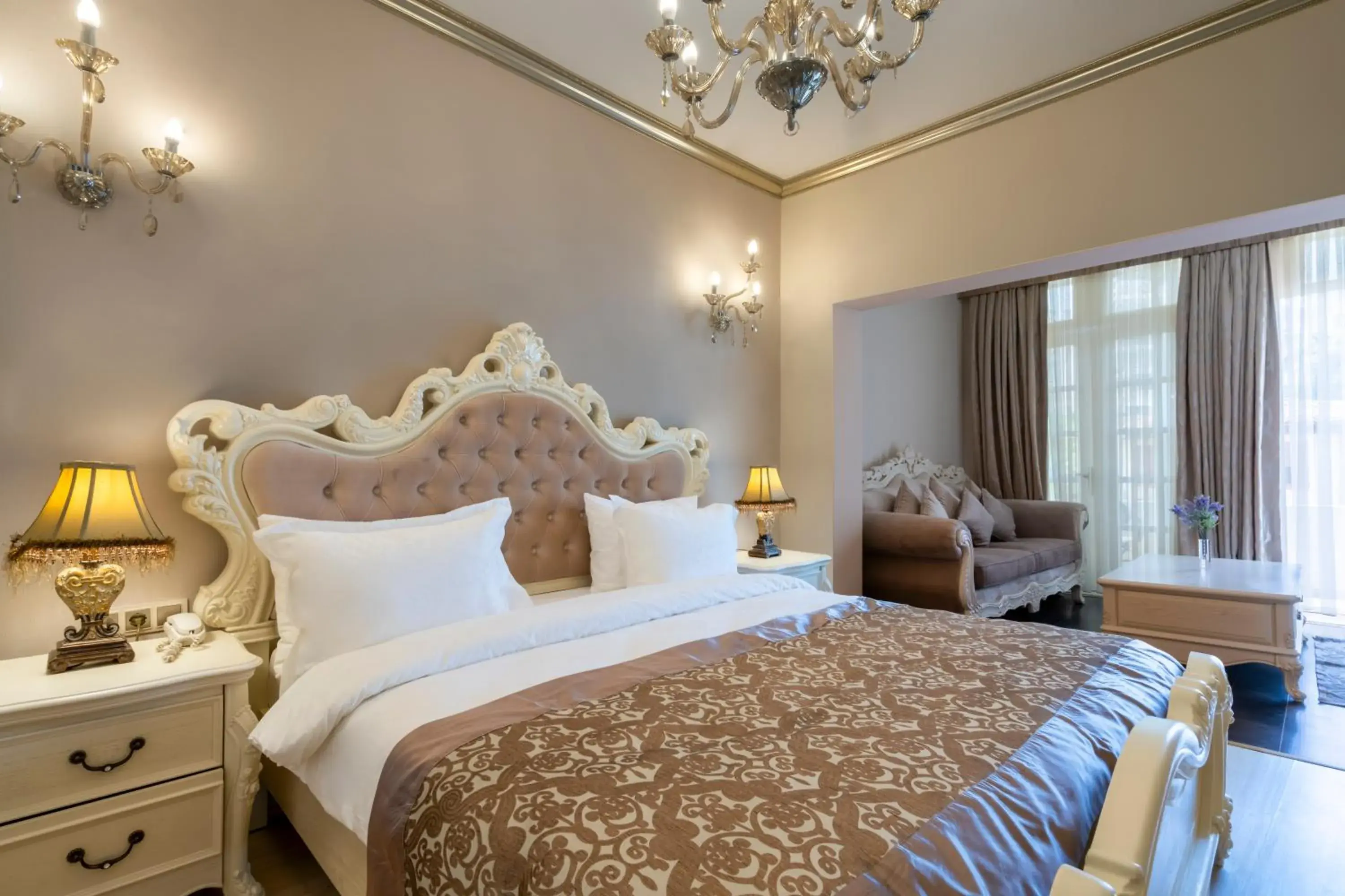 King Room with Garden View in Elegance East Hotel King Room with Garden View in Elegance East Hotel