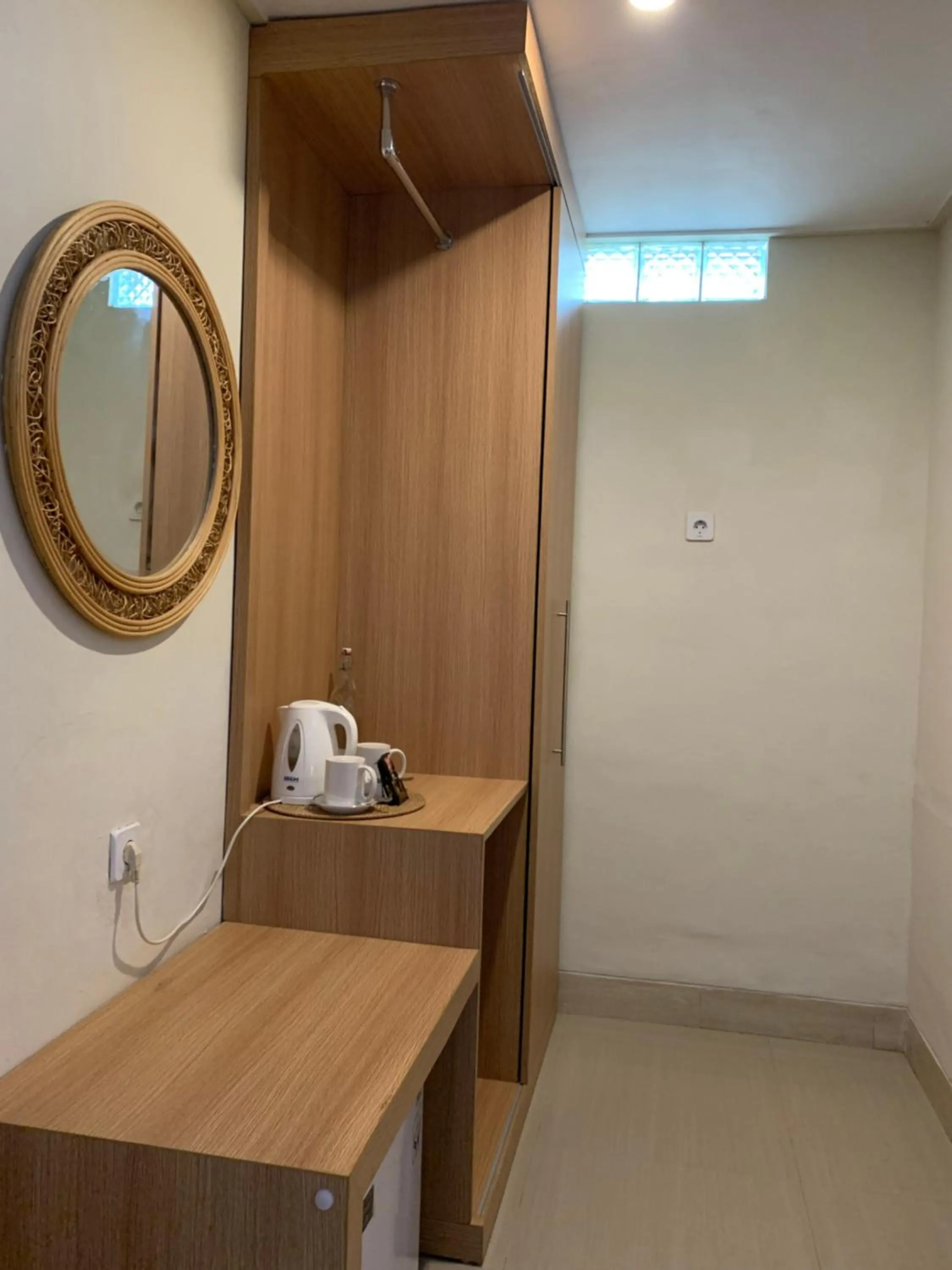 hair dresser in Coral Beach 2 Bungalow