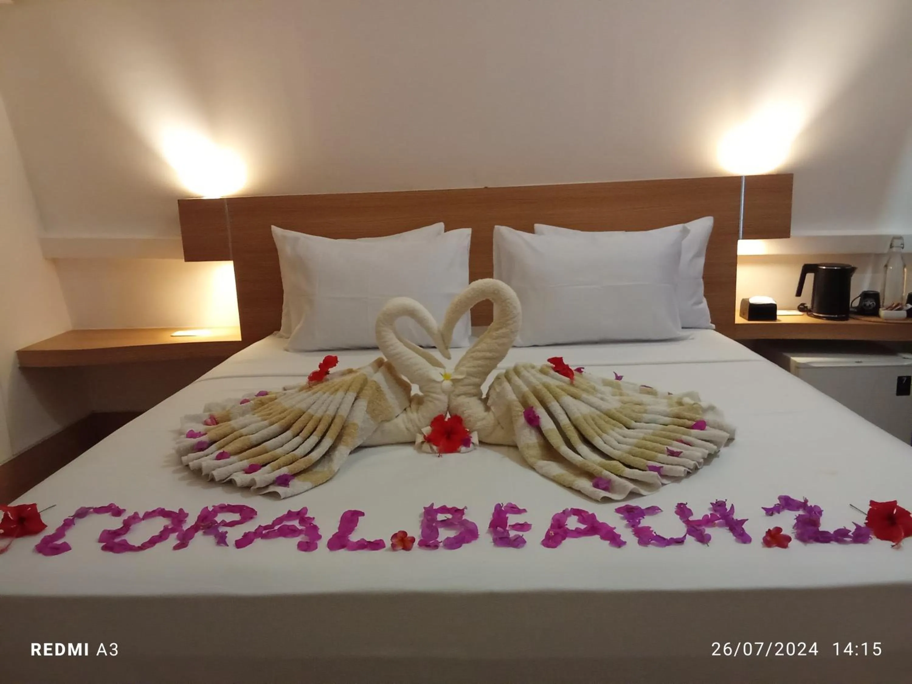 Bed in Coral Beach 2 Bungalow