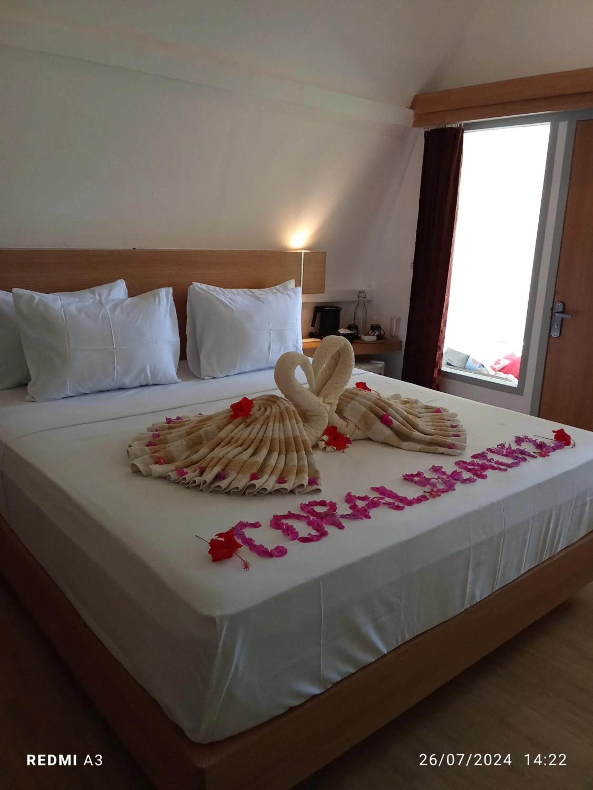 Bed in Coral Beach 2 Bungalow