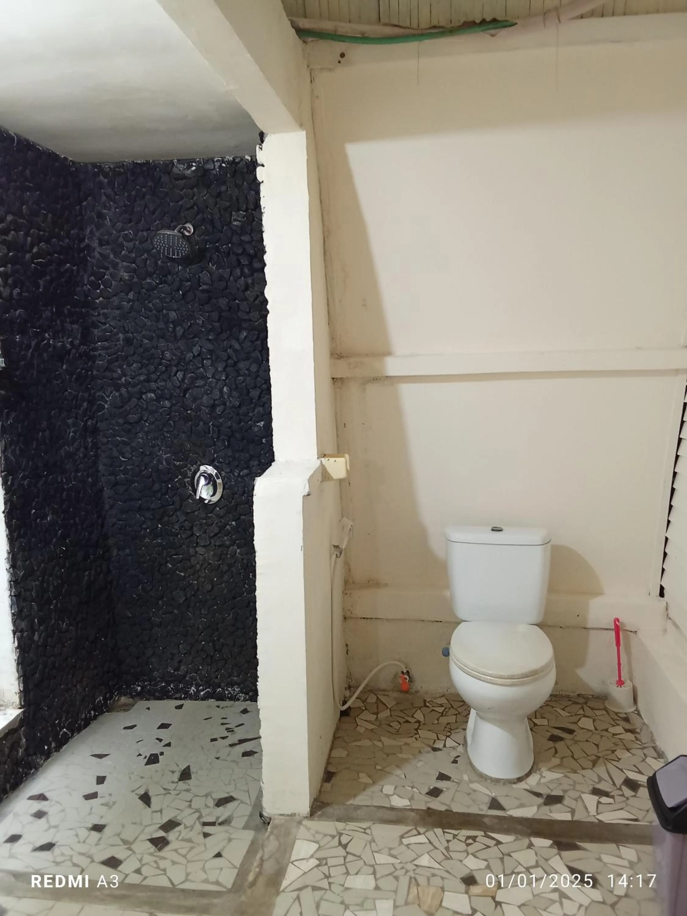 Toilet in Coral Beach 2 Bungalow