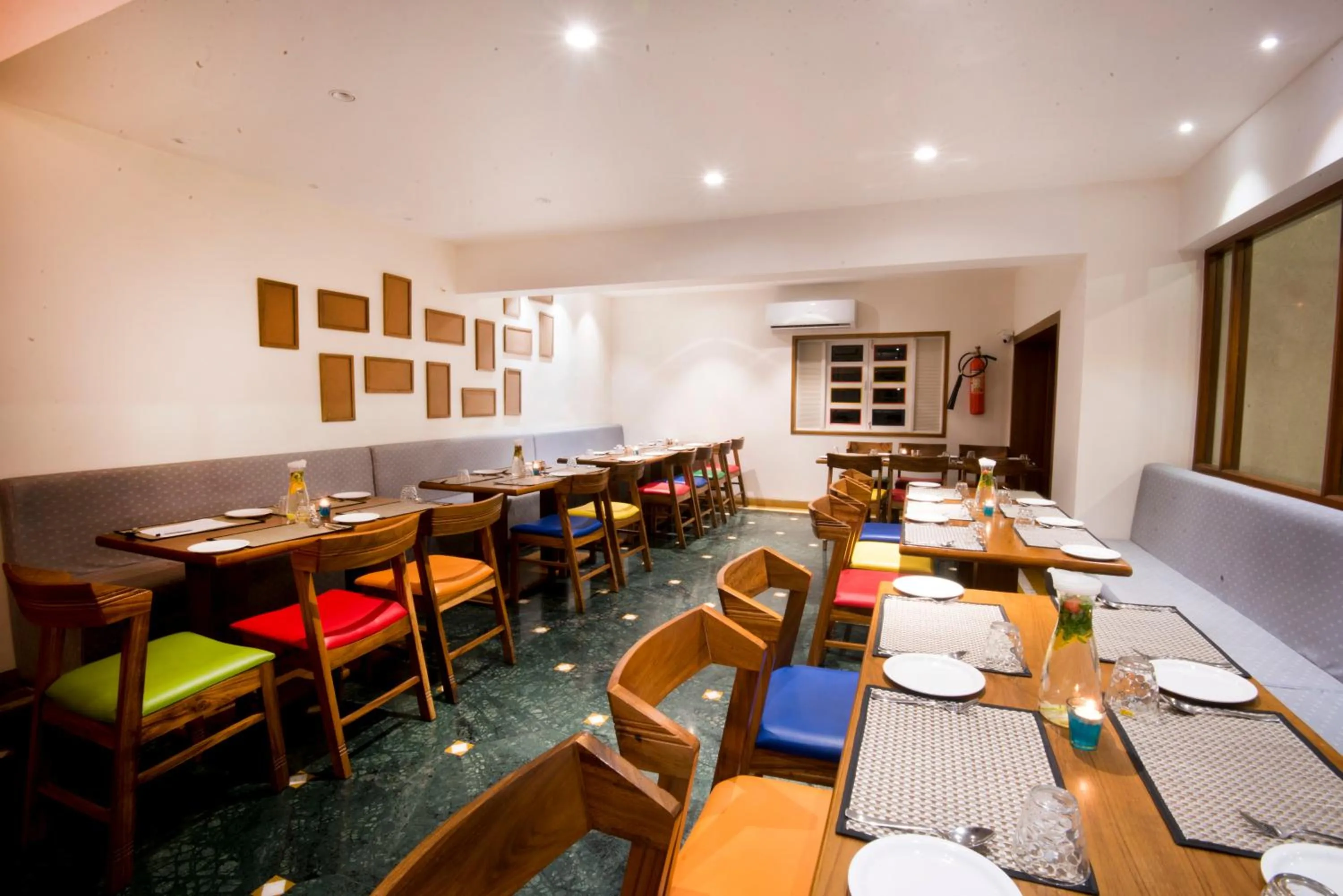 Restaurant/places to eat in VITS Sharanam, Thane