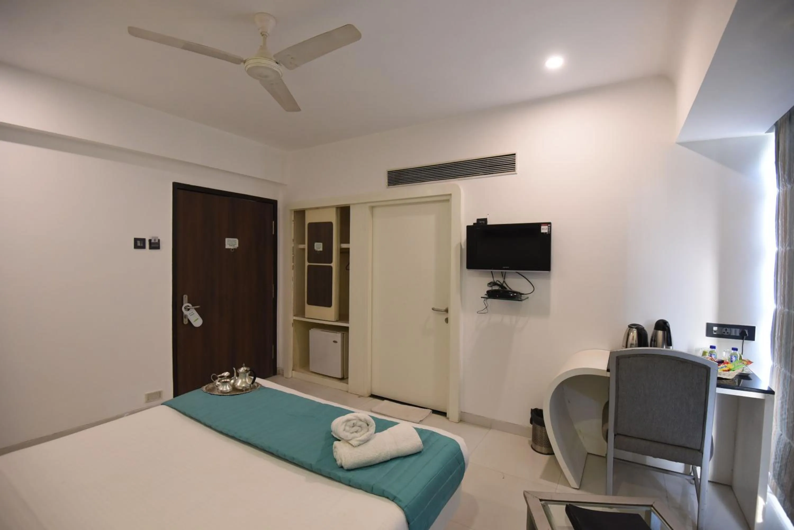 TV and multimedia, Bed in VITS Sharanam, Thane