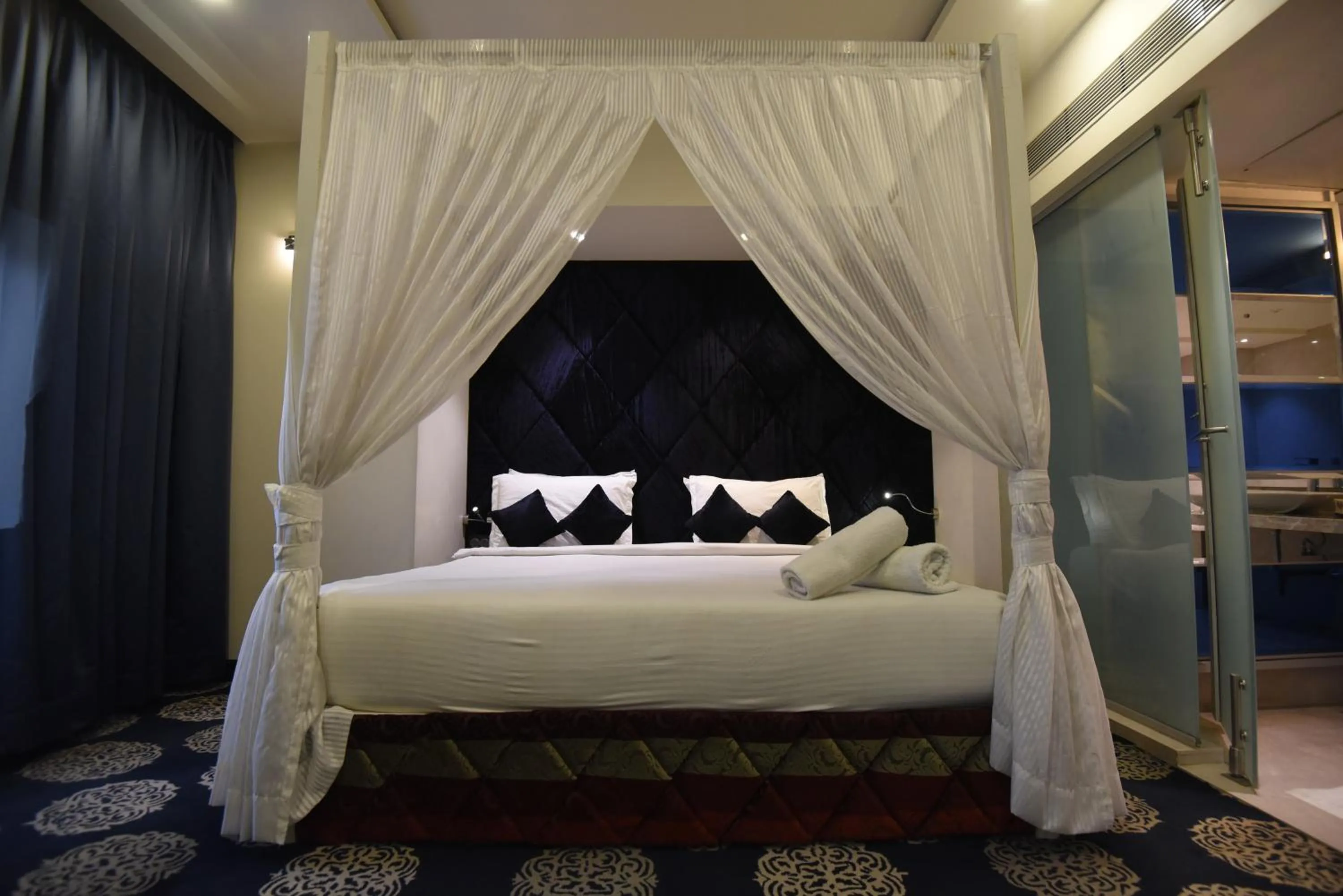 Bedroom, Bed in VITS Sharanam, Thane