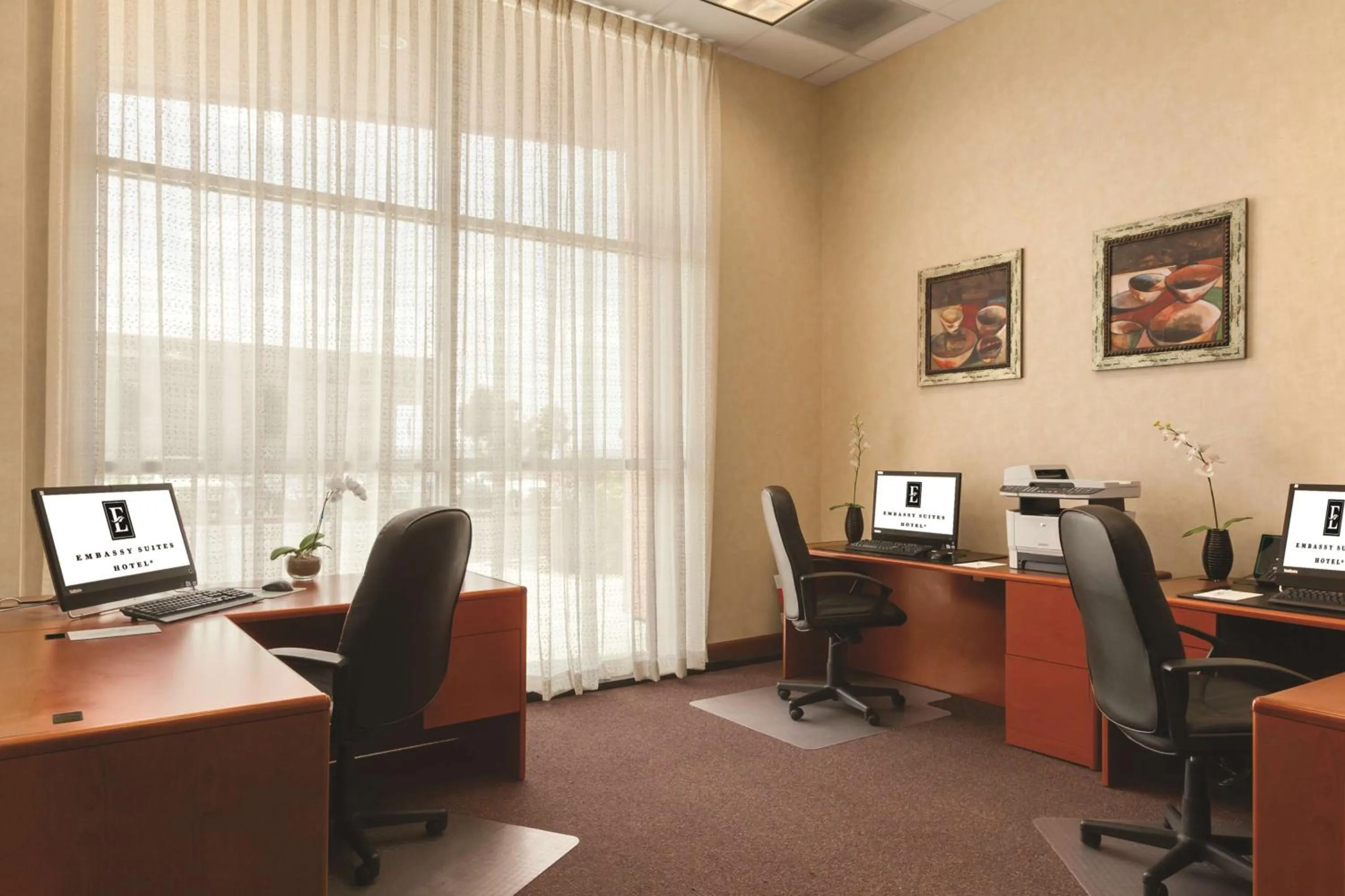 Business facilities in Embassy Suites by Hilton Albuquerque