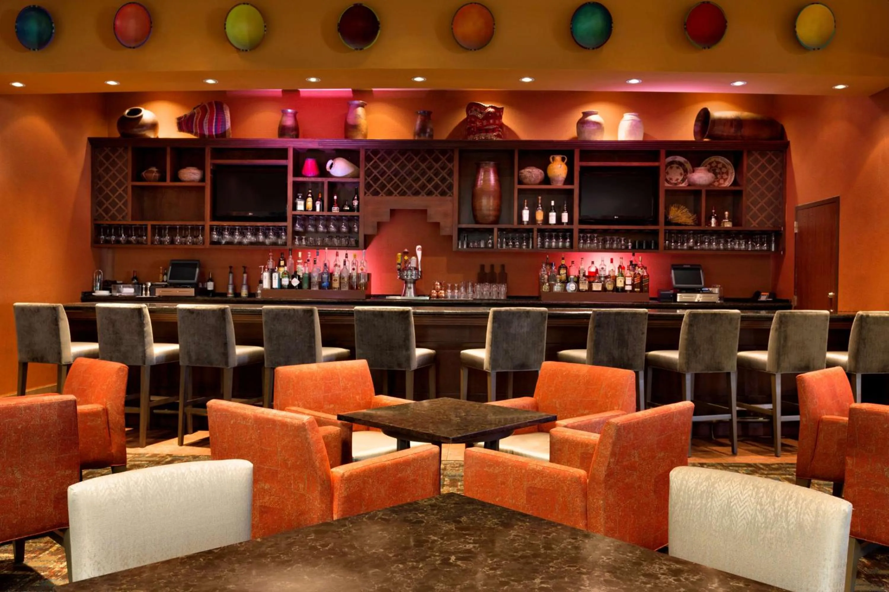 Lounge or bar in Embassy Suites by Hilton Albuquerque