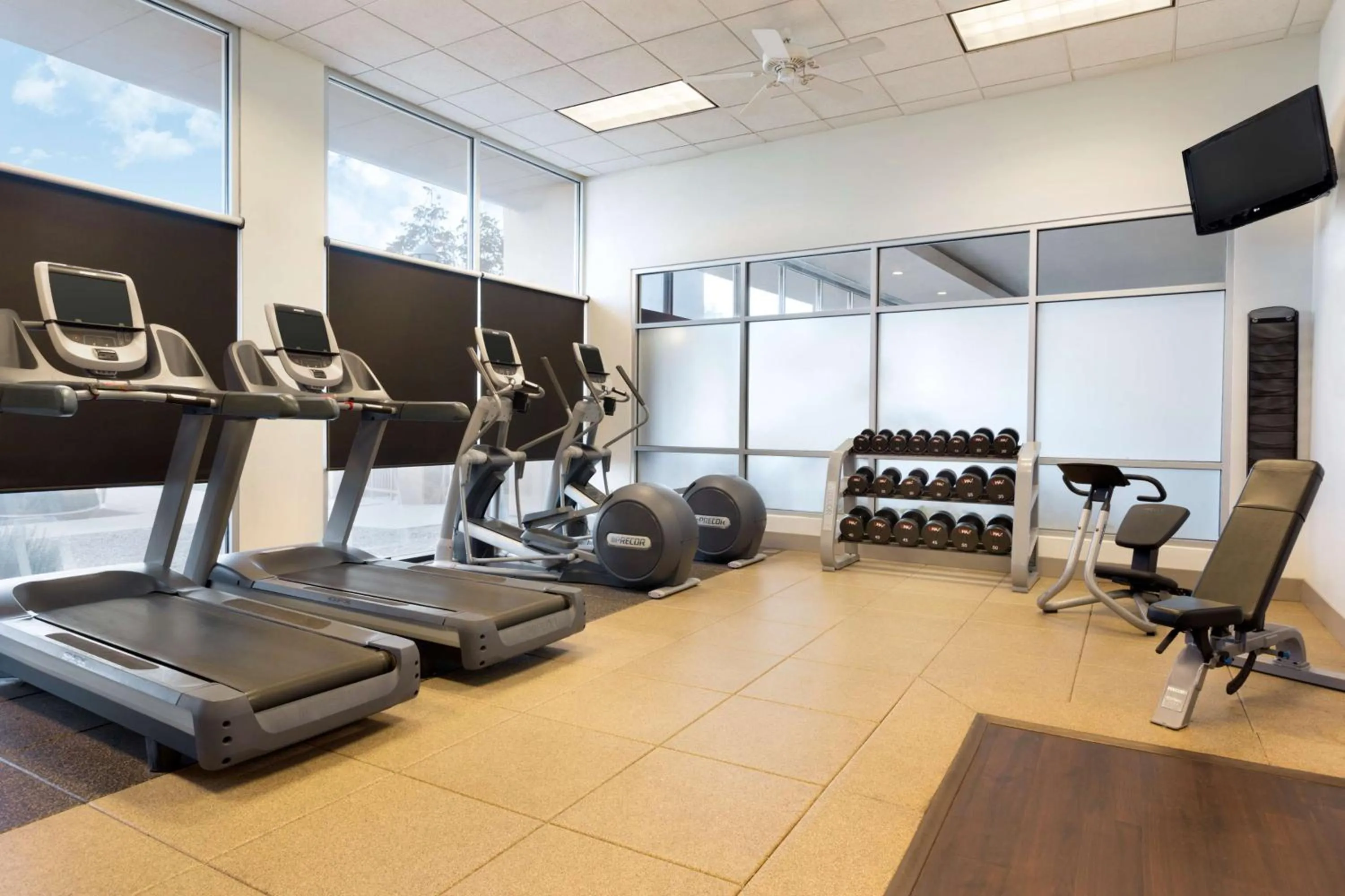 Fitness centre/facilities in Embassy Suites by Hilton Albuquerque