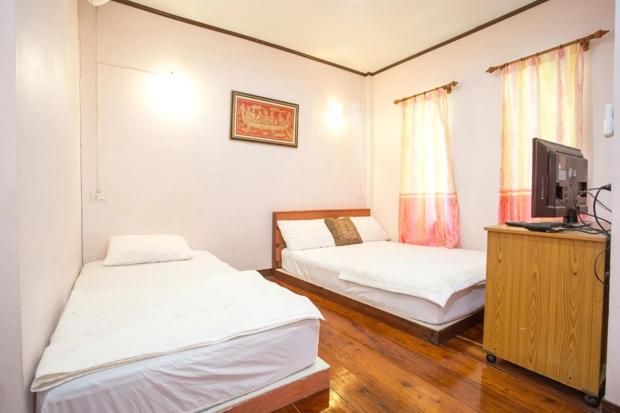 Photo of the whole room, Bed in Greenhouse resort