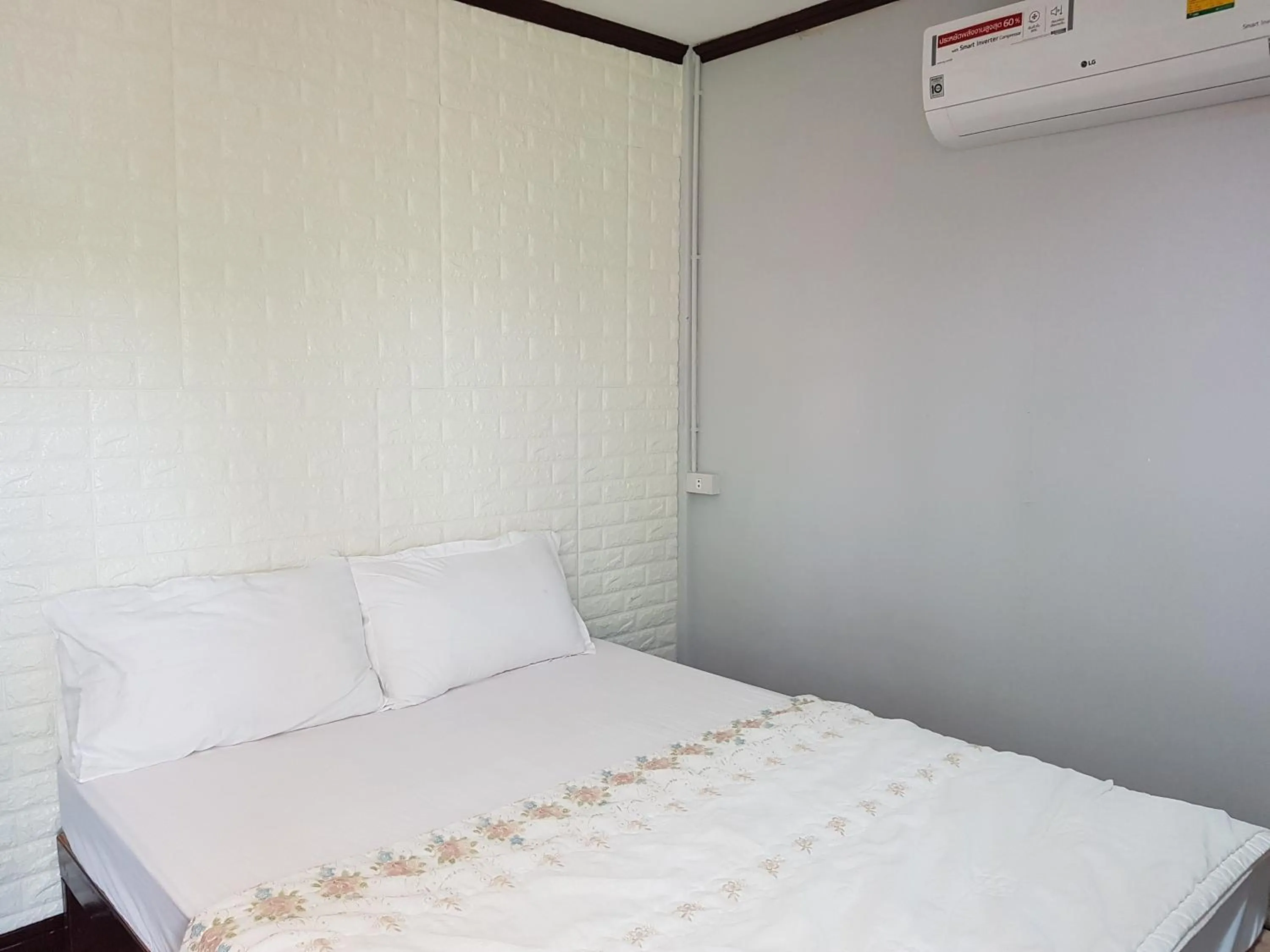 Bedroom, Bed in Greenhouse resort