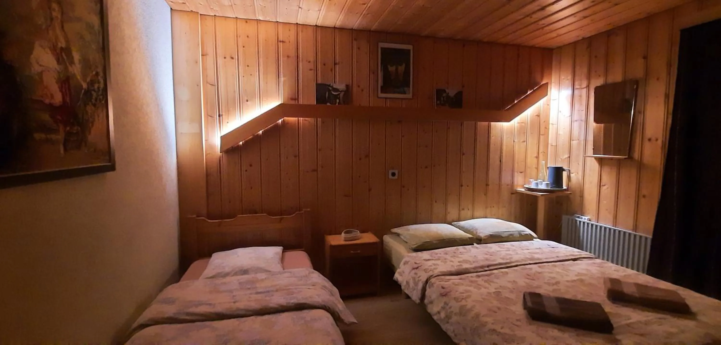 Photo of the whole room, Bed in BnB Claudy et Elizabeth Michellod-Dutheil