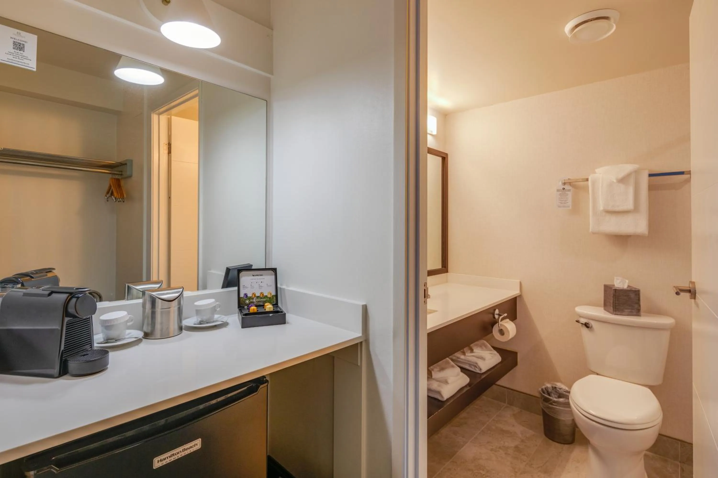 Toilet in Bayside Resort, an Ascend Collection Resort