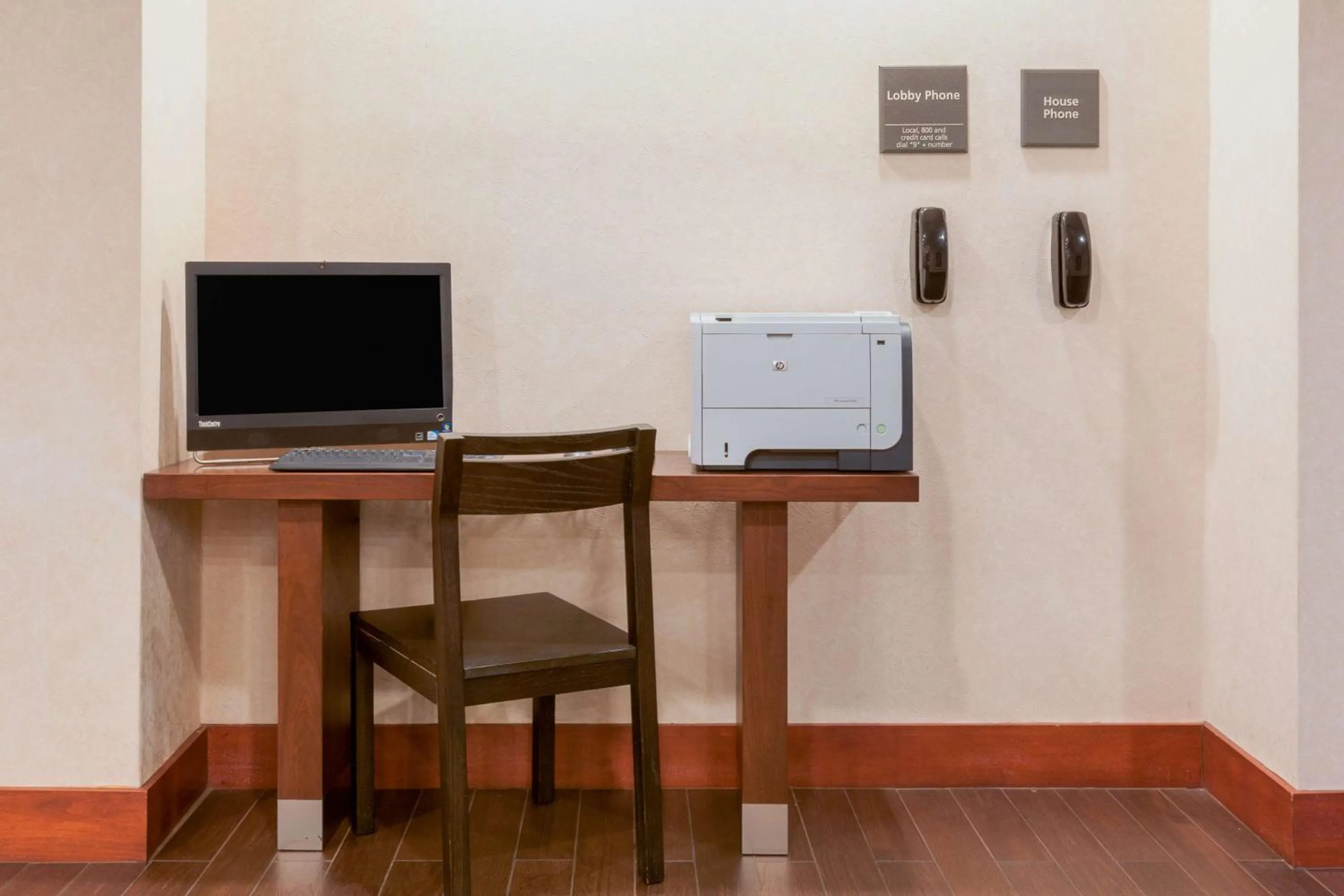 Business facilities in Hampton Inn San Marcos