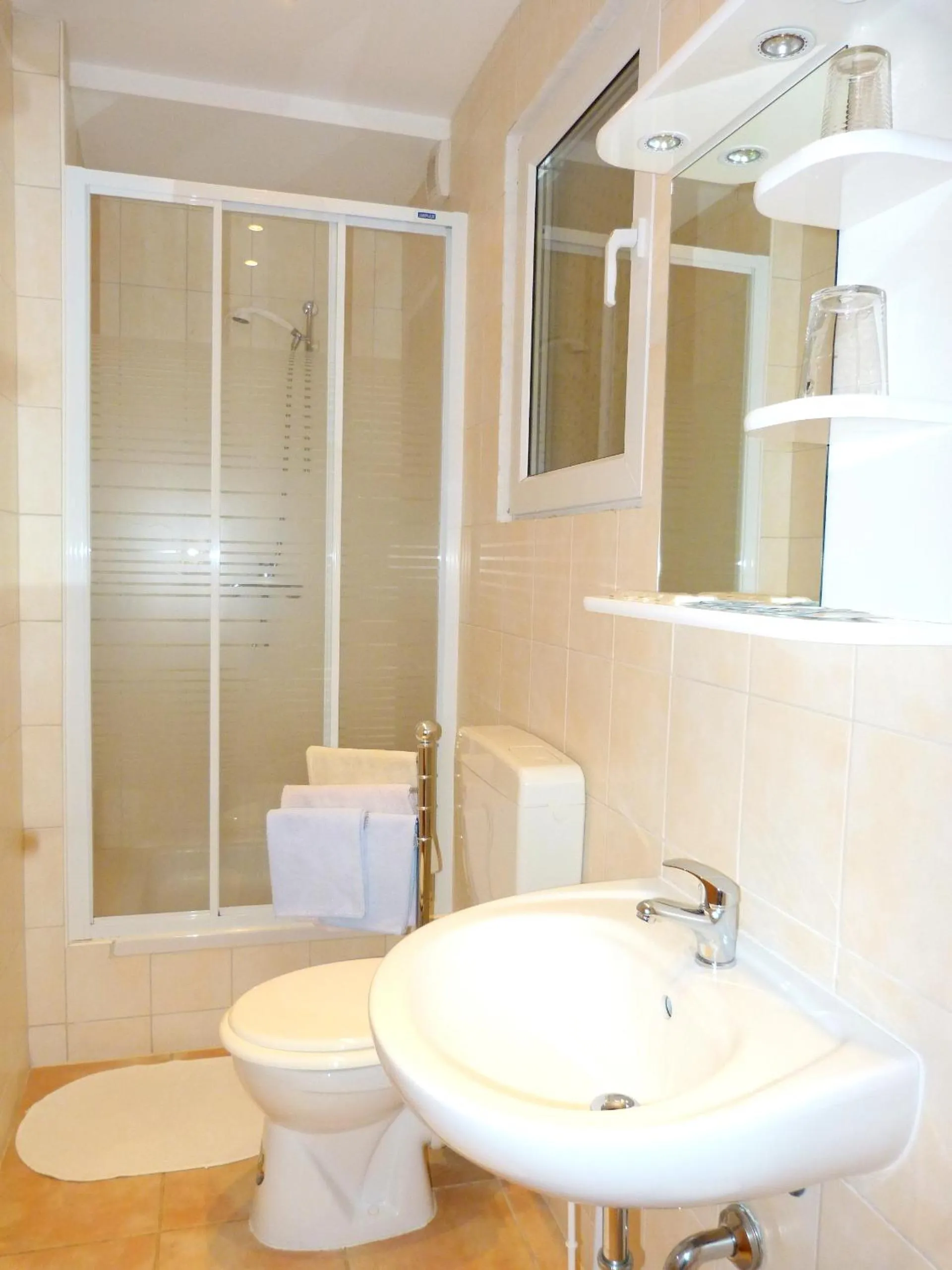 Bathroom in Hotel Krone