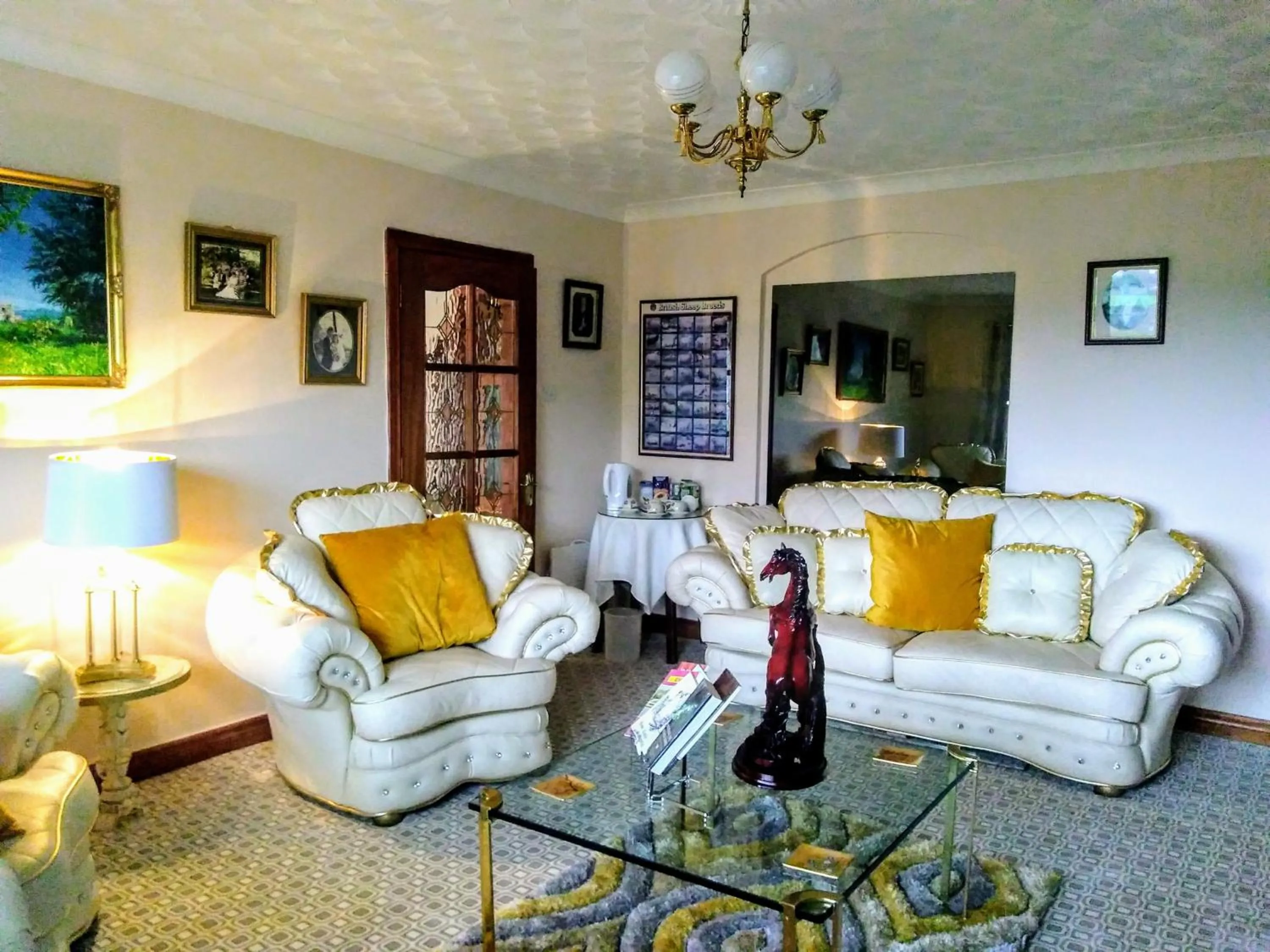 Lounge or bar in Shepherds Lodge B&B