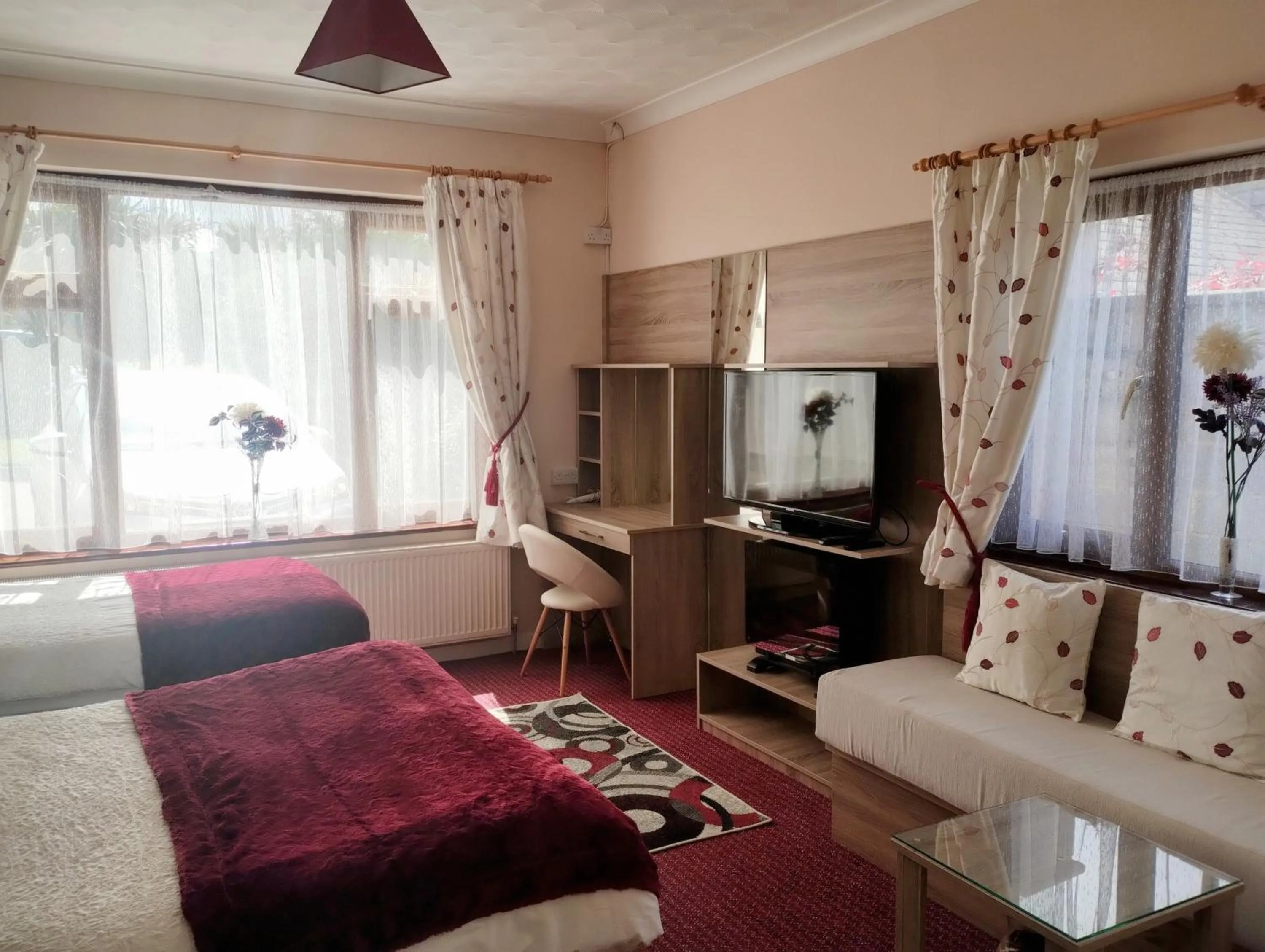 Bed in Shepherds Lodge B&B