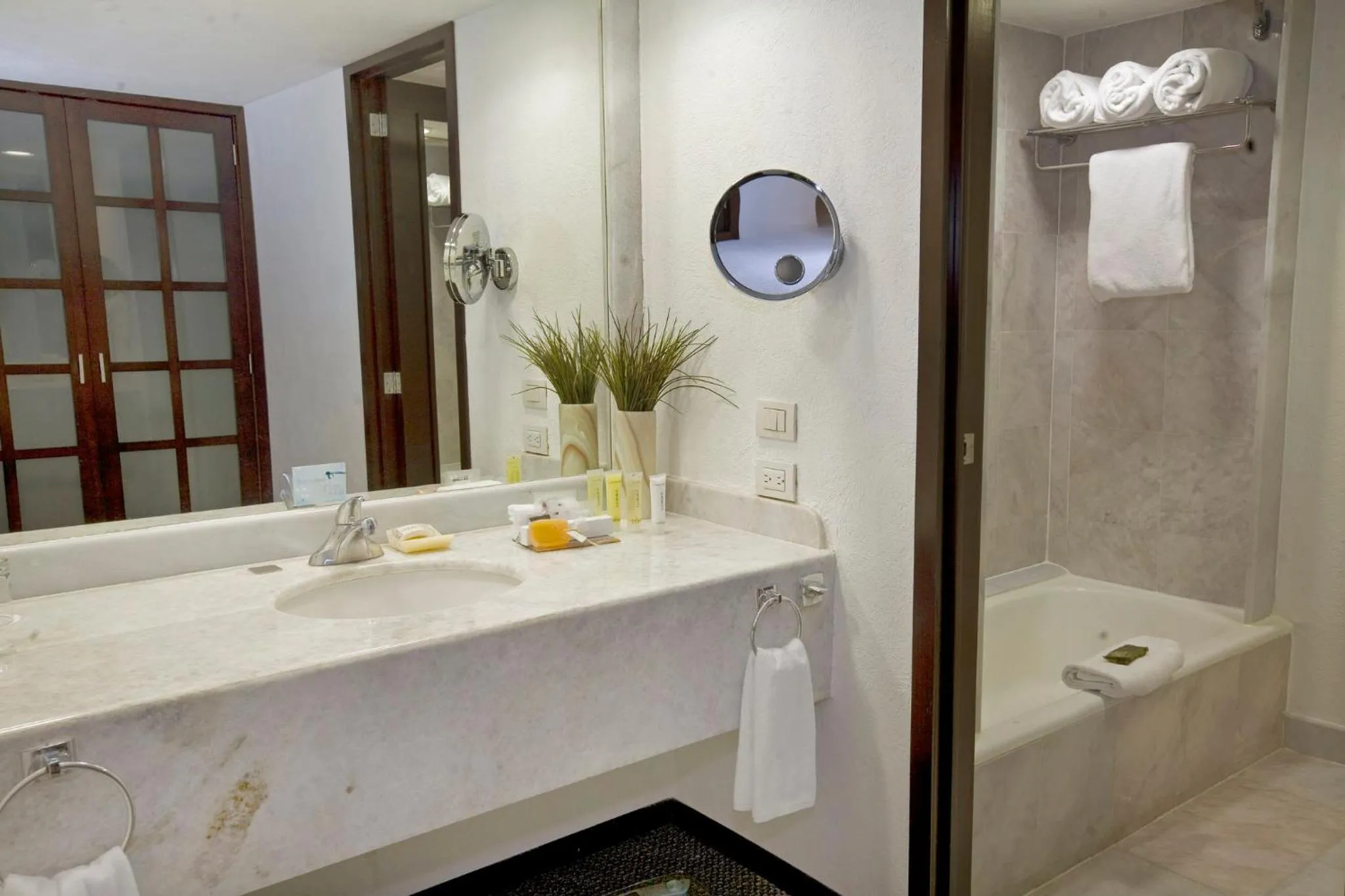 Photo of the whole room in Fiesta Americana Guadalajara