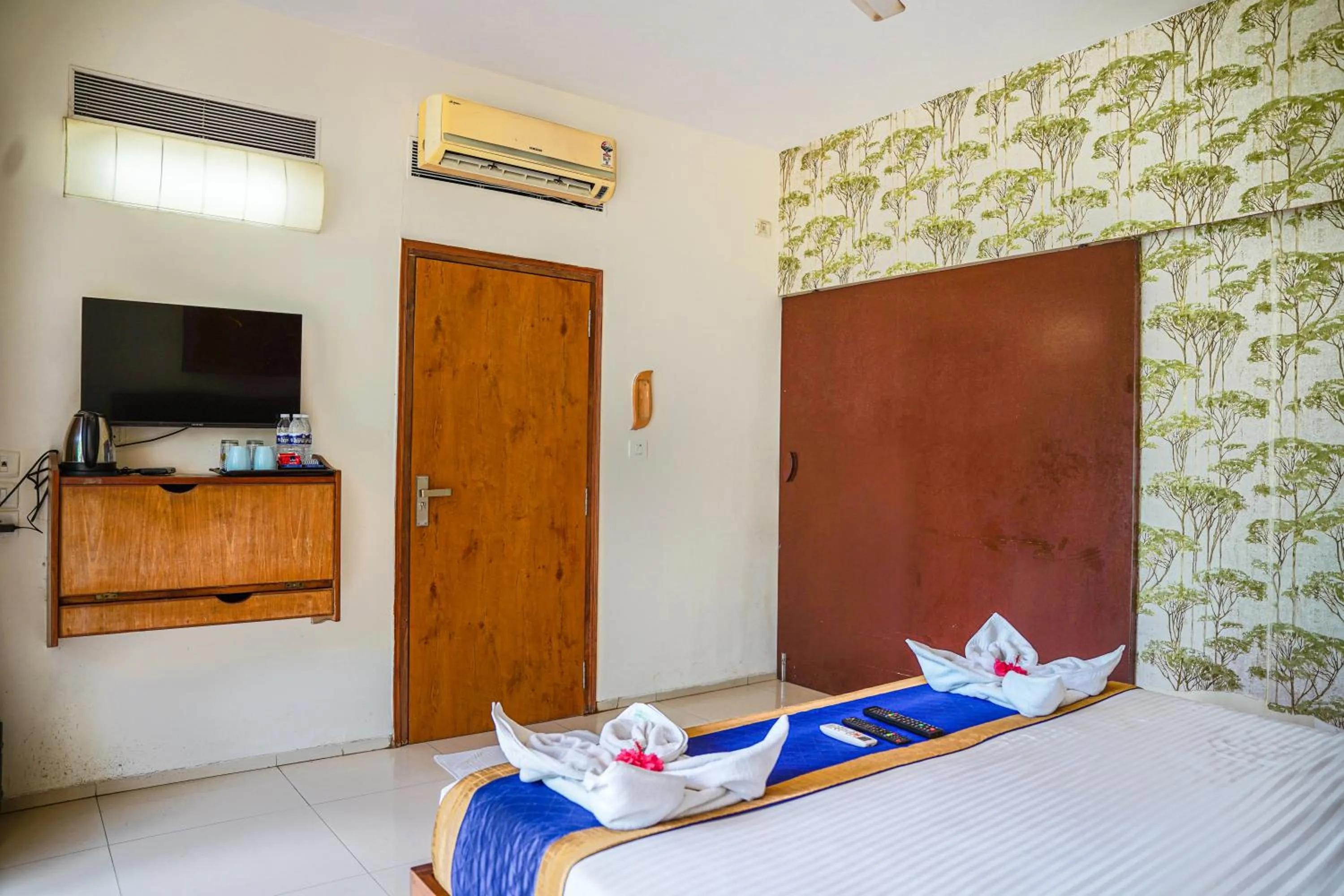 Bed in Sharanam Green Resort