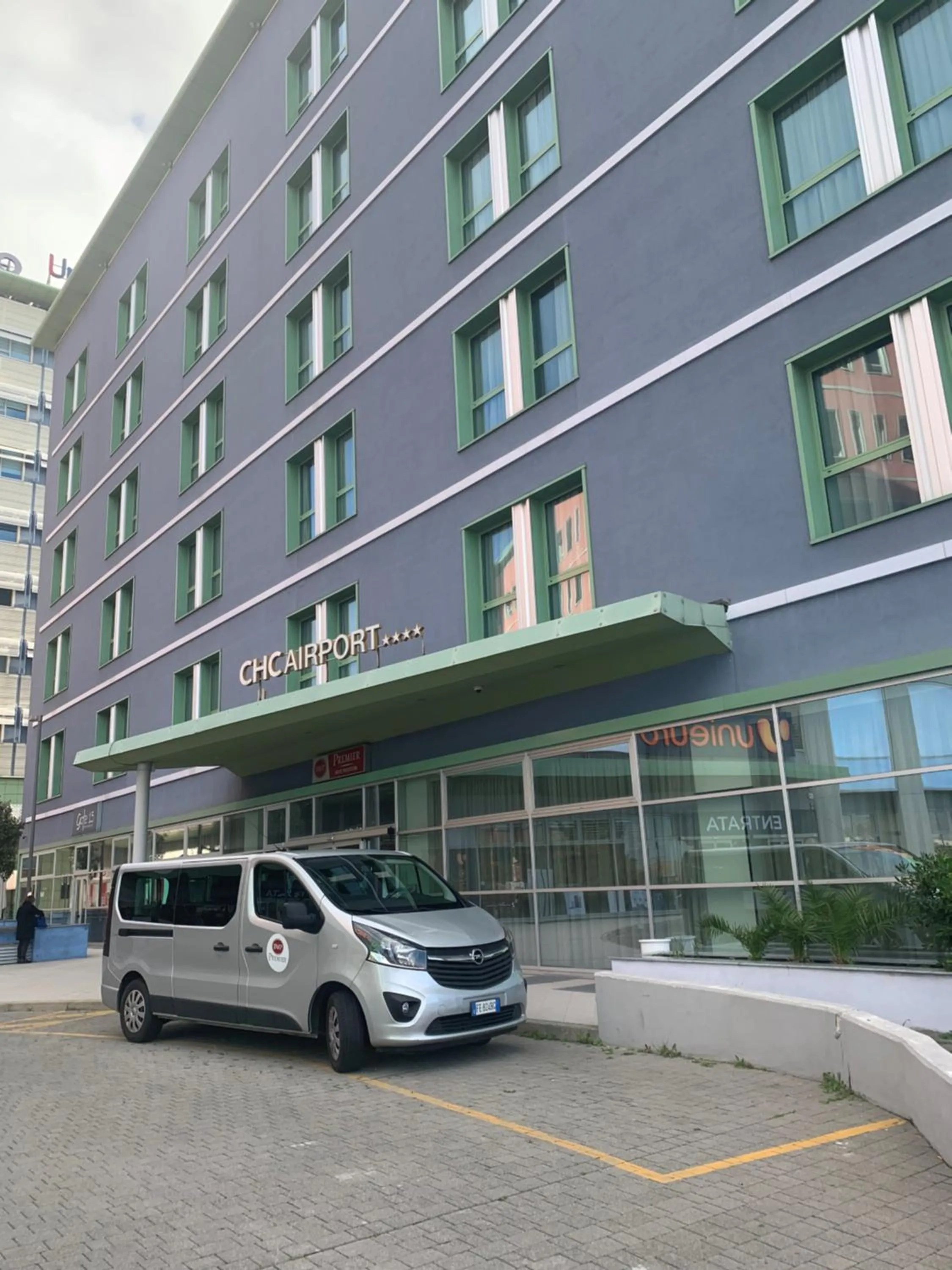 Property building in Best Western Premier CHC Airport