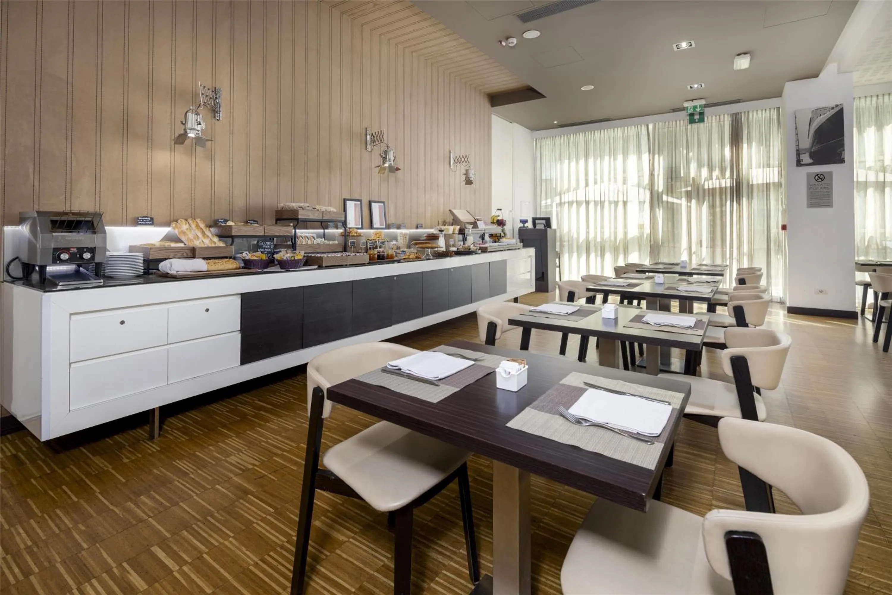 Breakfast in Best Western Premier CHC Airport