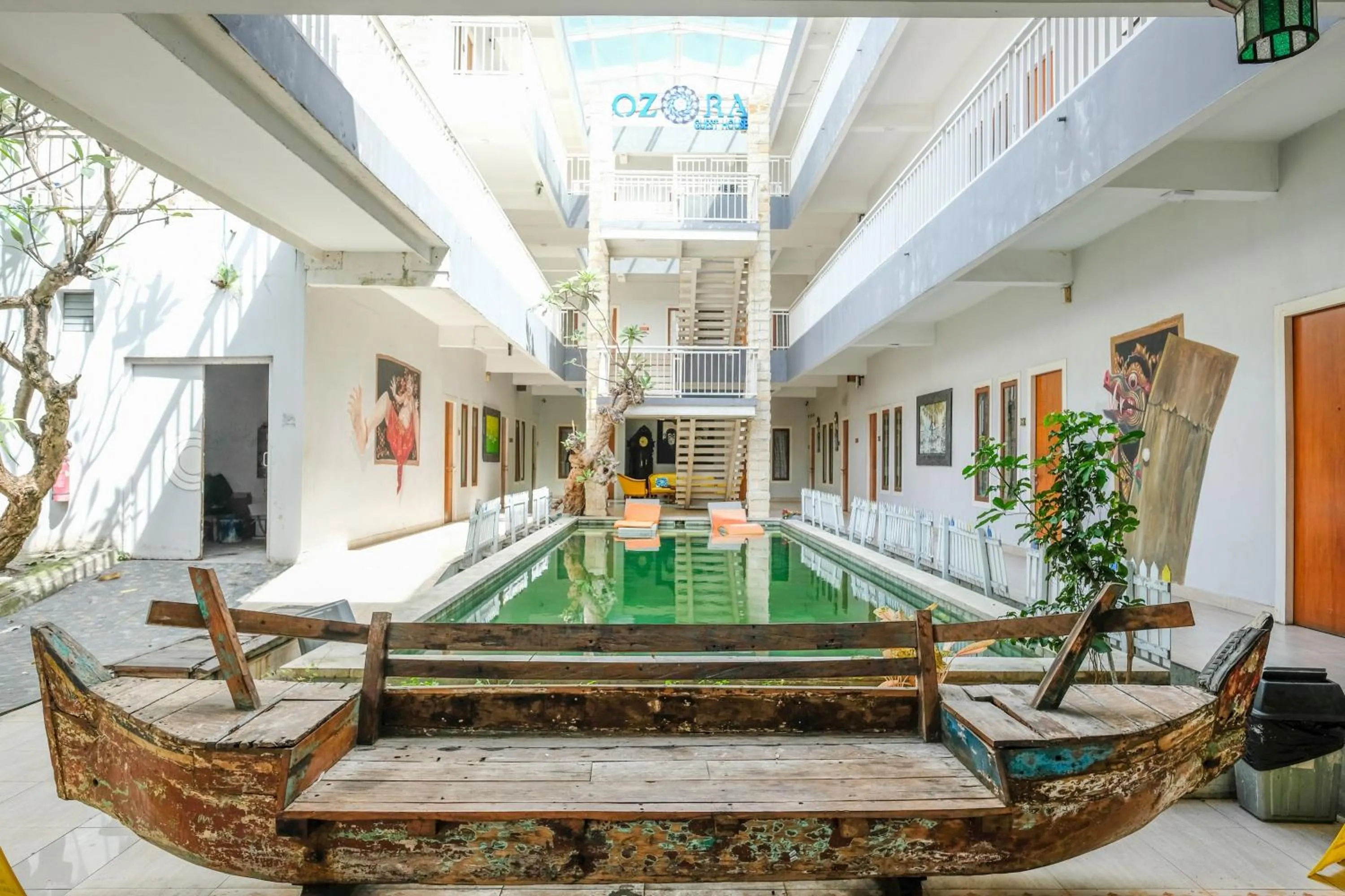 Swimming pool in RedDoorz Plus @ Mahendradatta Denpasar