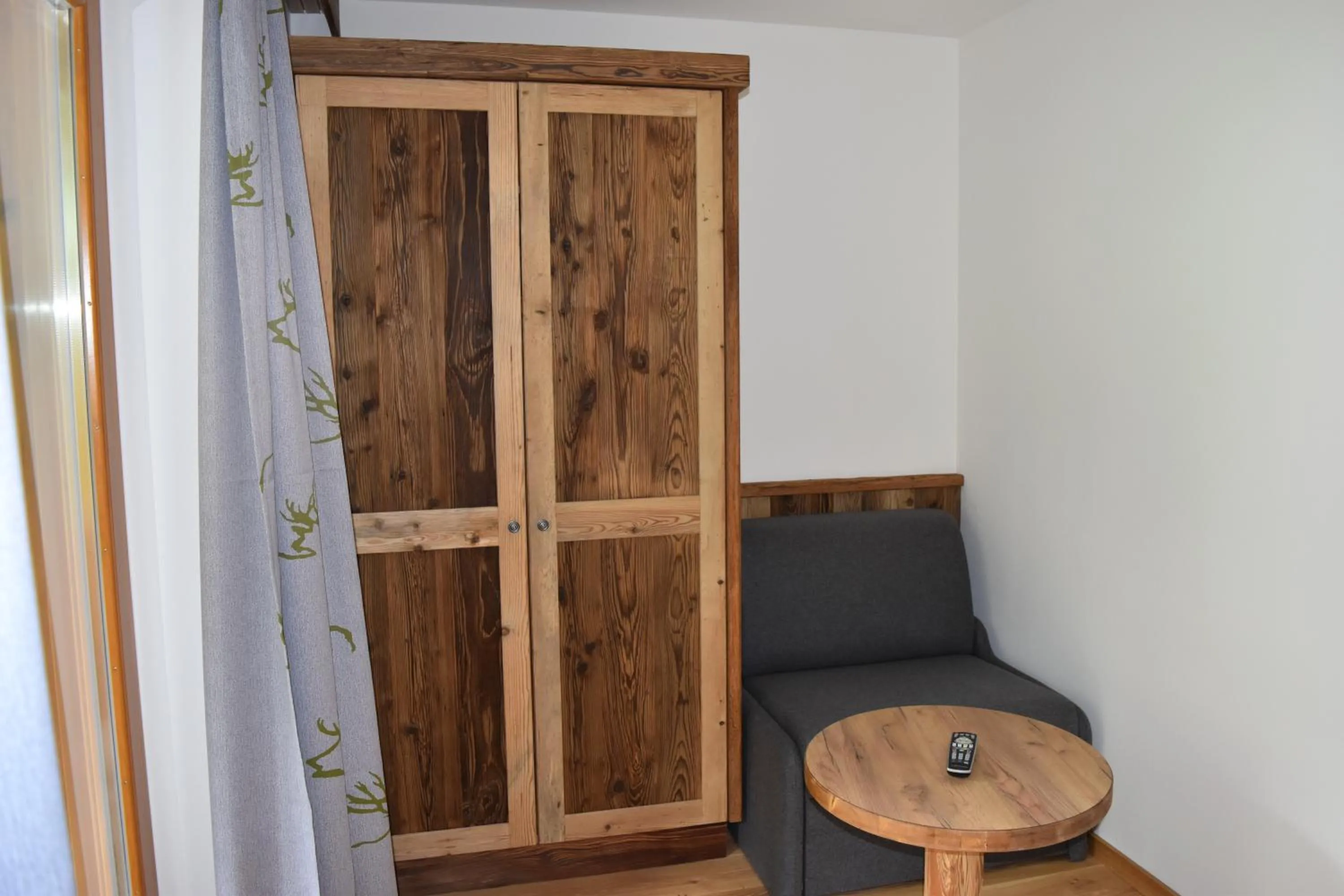 Bedroom in Garni des Alpes