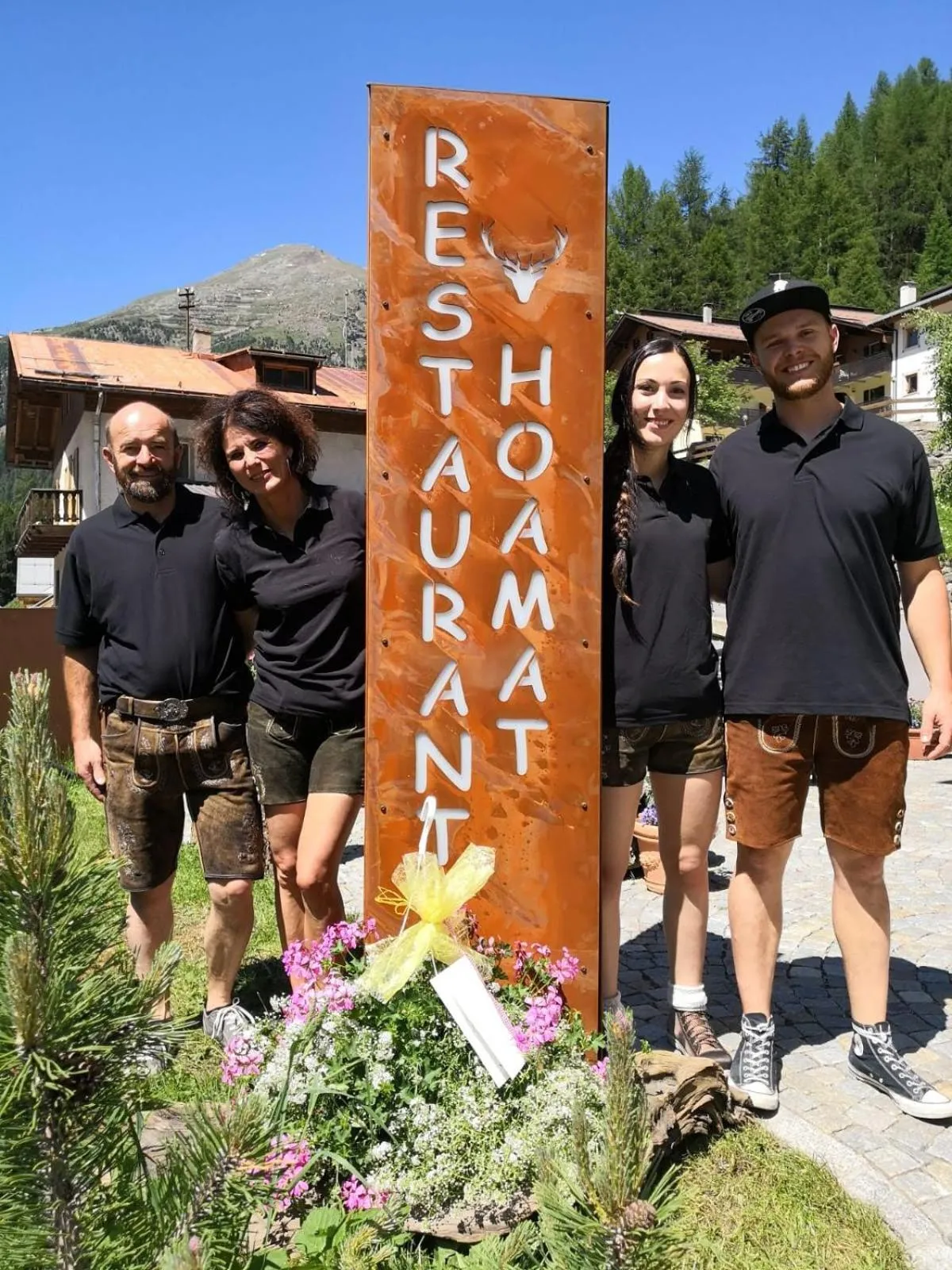 Restaurant/places to eat in Garni des Alpes