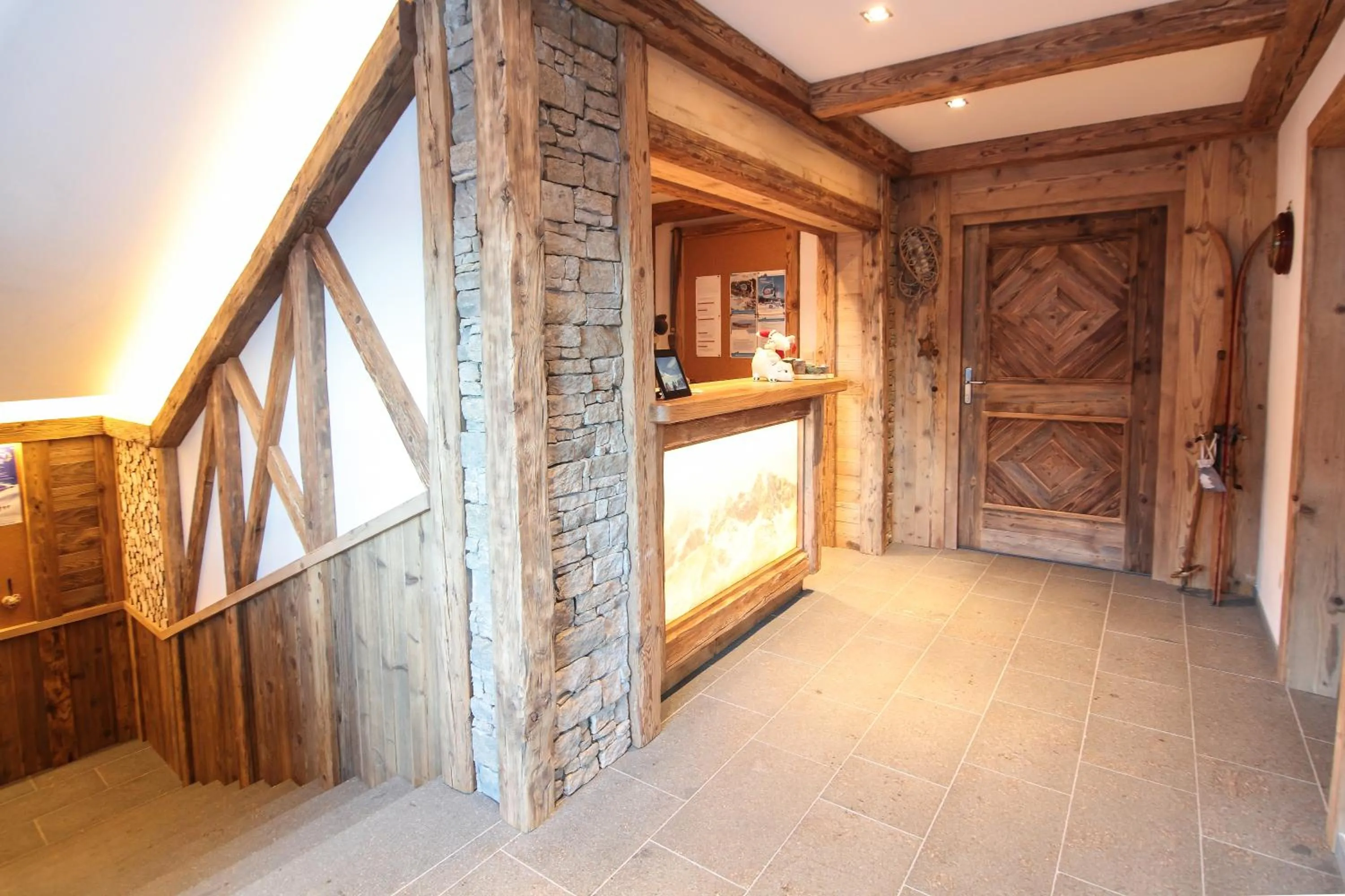 Decorative detail in Garni des Alpes