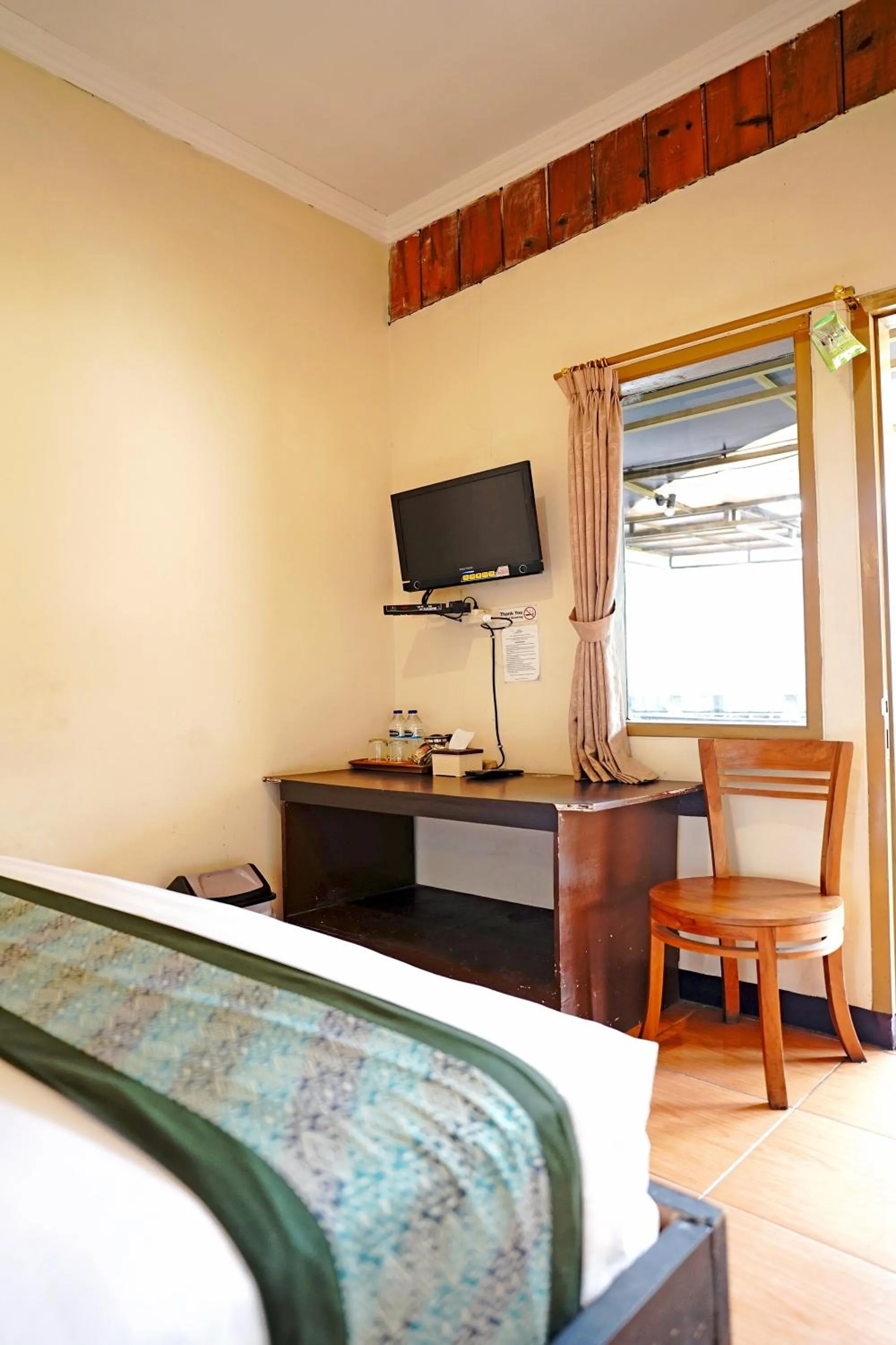 Bed in Saung Balibu Hotel