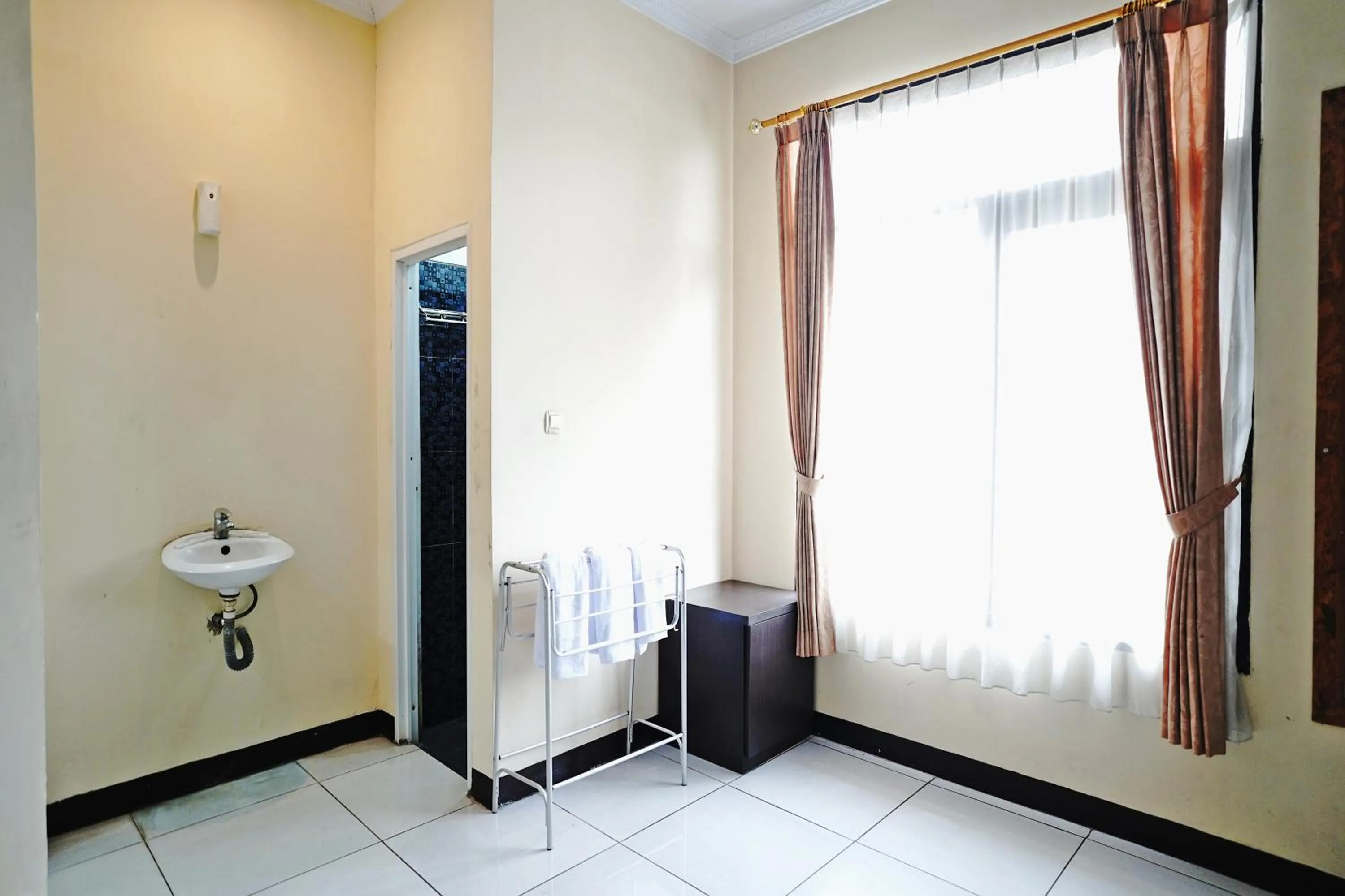 Bathroom in Saung Balibu Hotel
