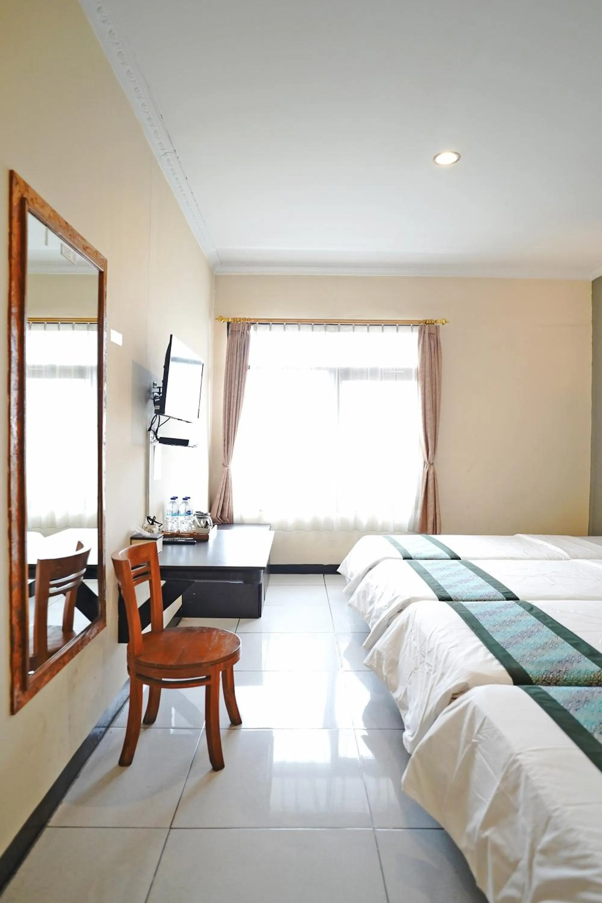 Bed in Saung Balibu Hotel