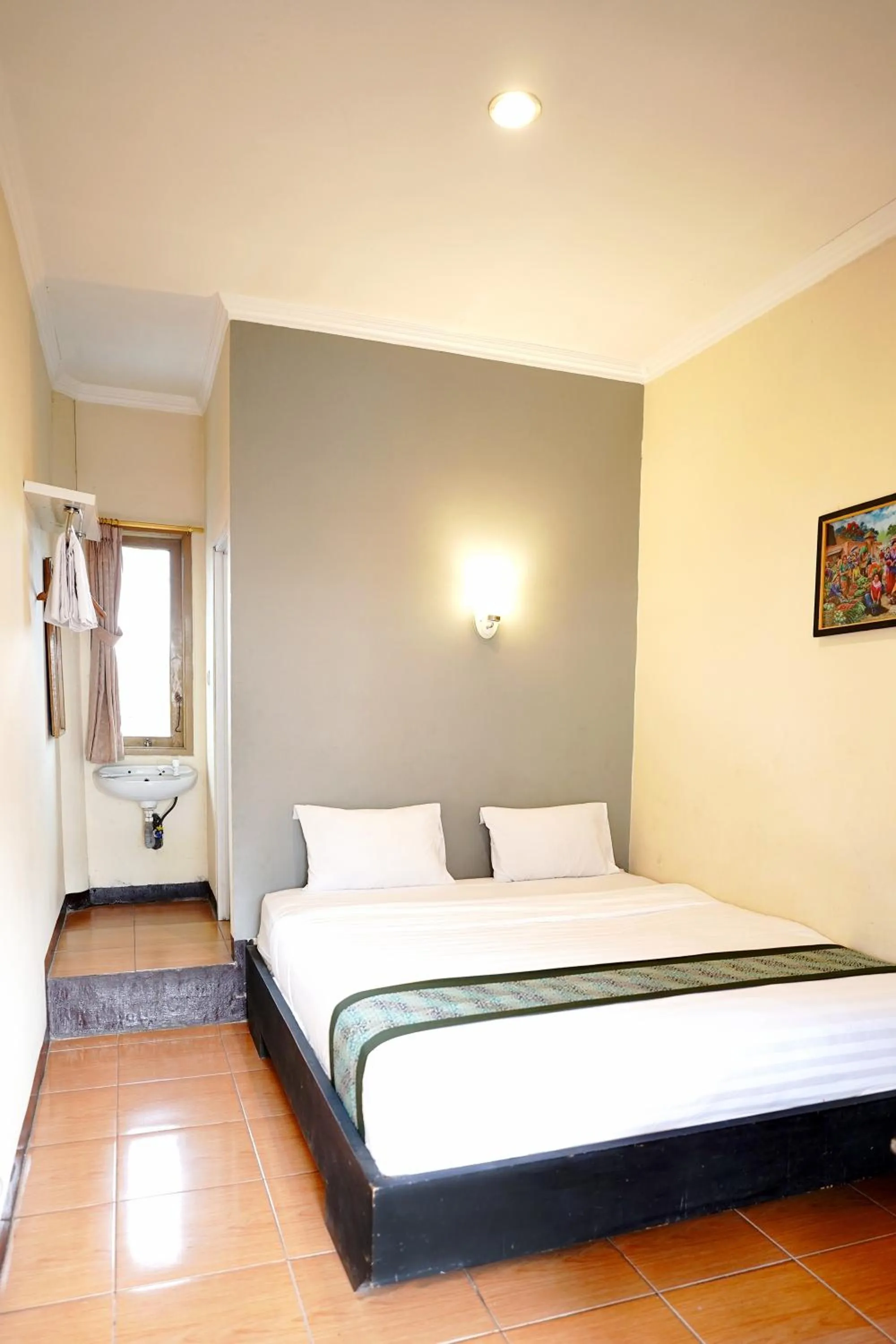 Bed in Saung Balibu Hotel