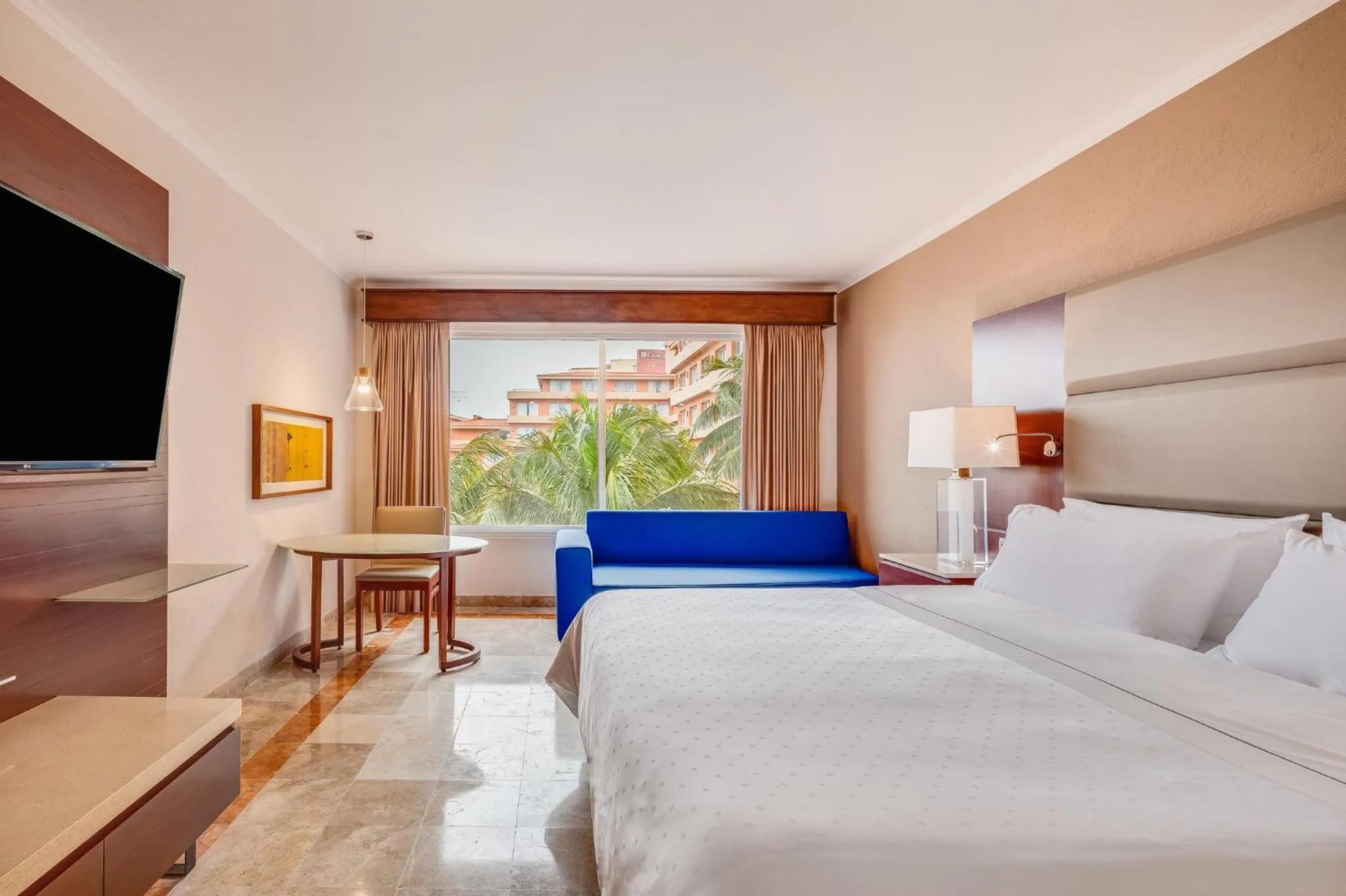 Photo of the whole room, Bed in Grand Fiesta Americana Veracruz