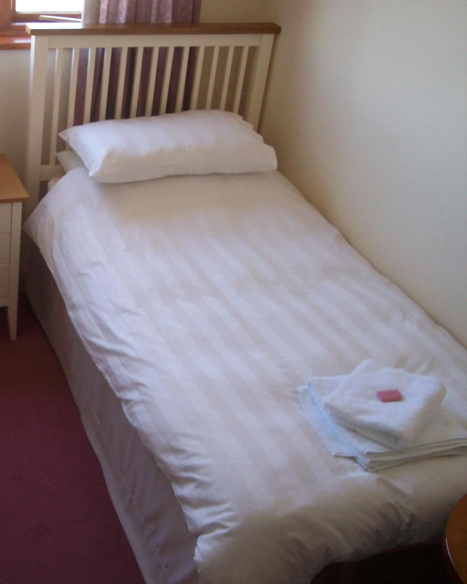 Bed in The Poldark Inn