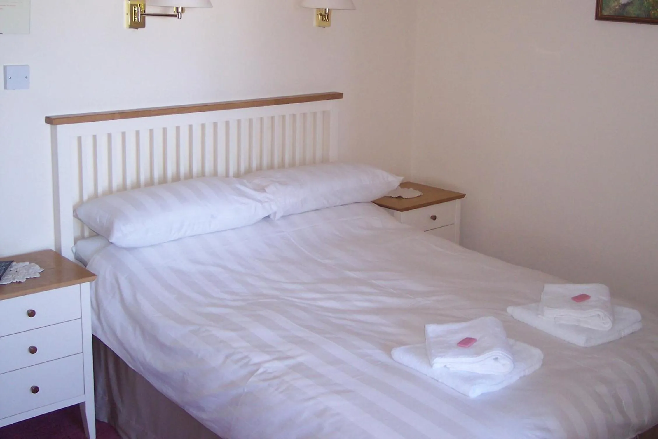 Bed in The Poldark Inn